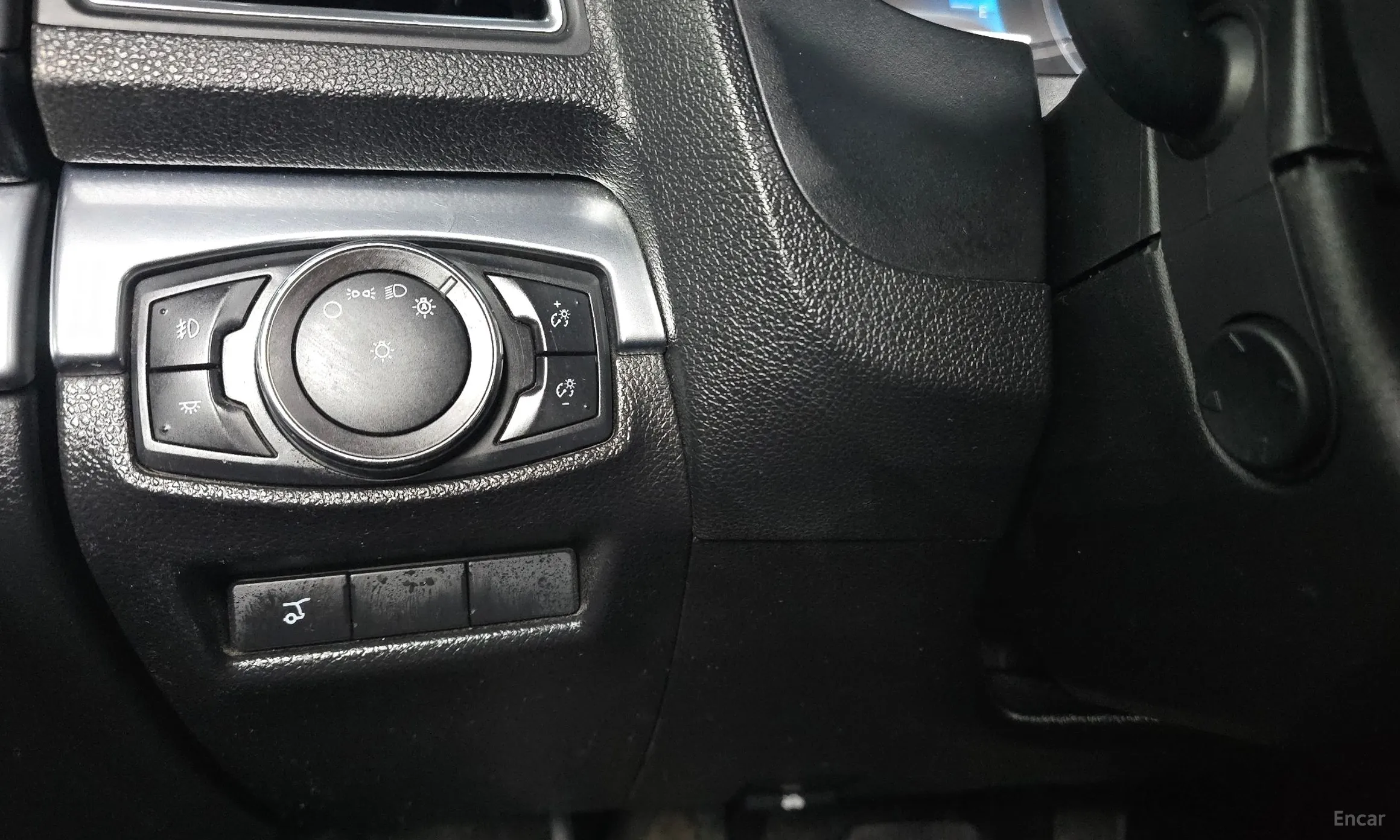 Ford Explorer превью 16