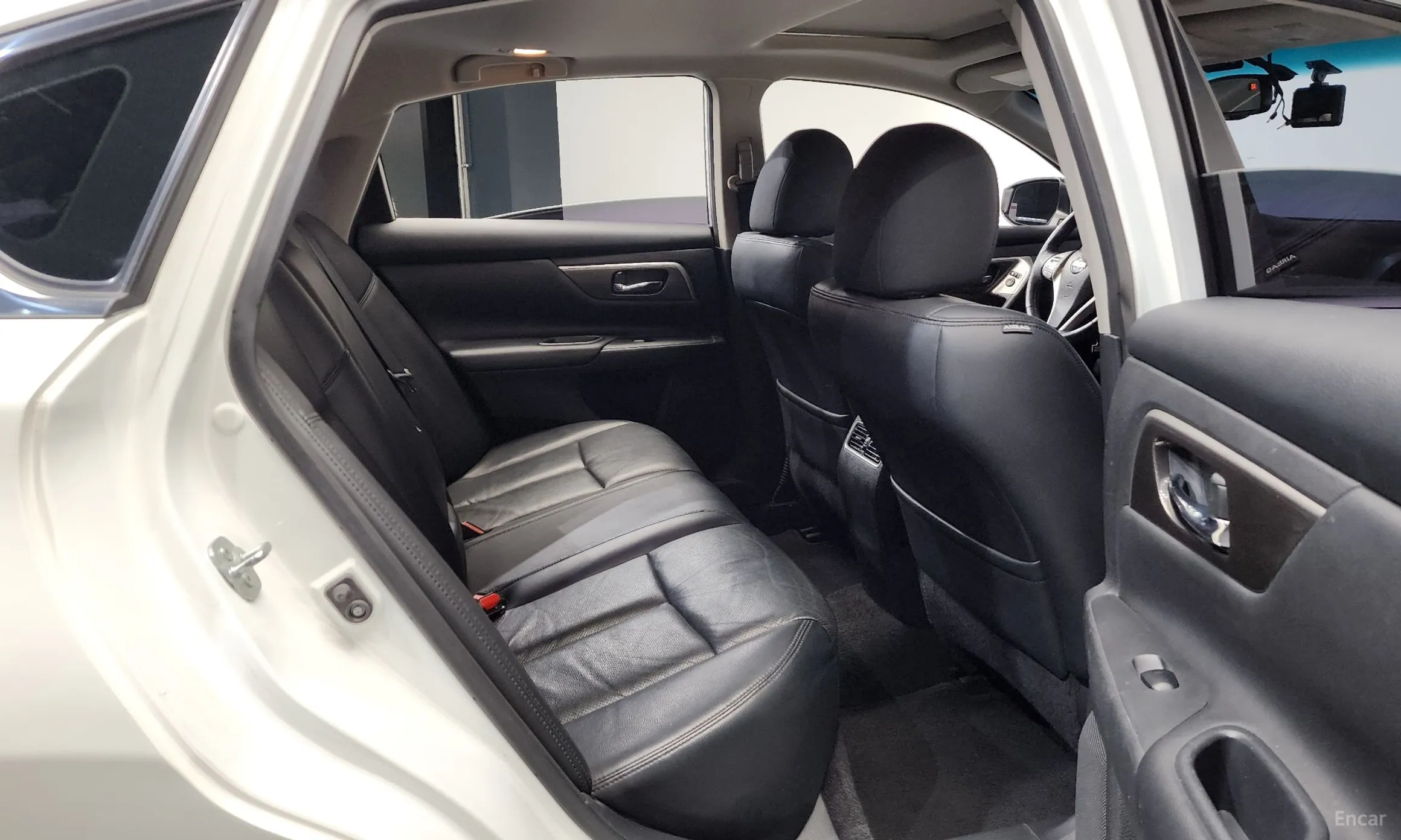 Nissan Altima превью 12