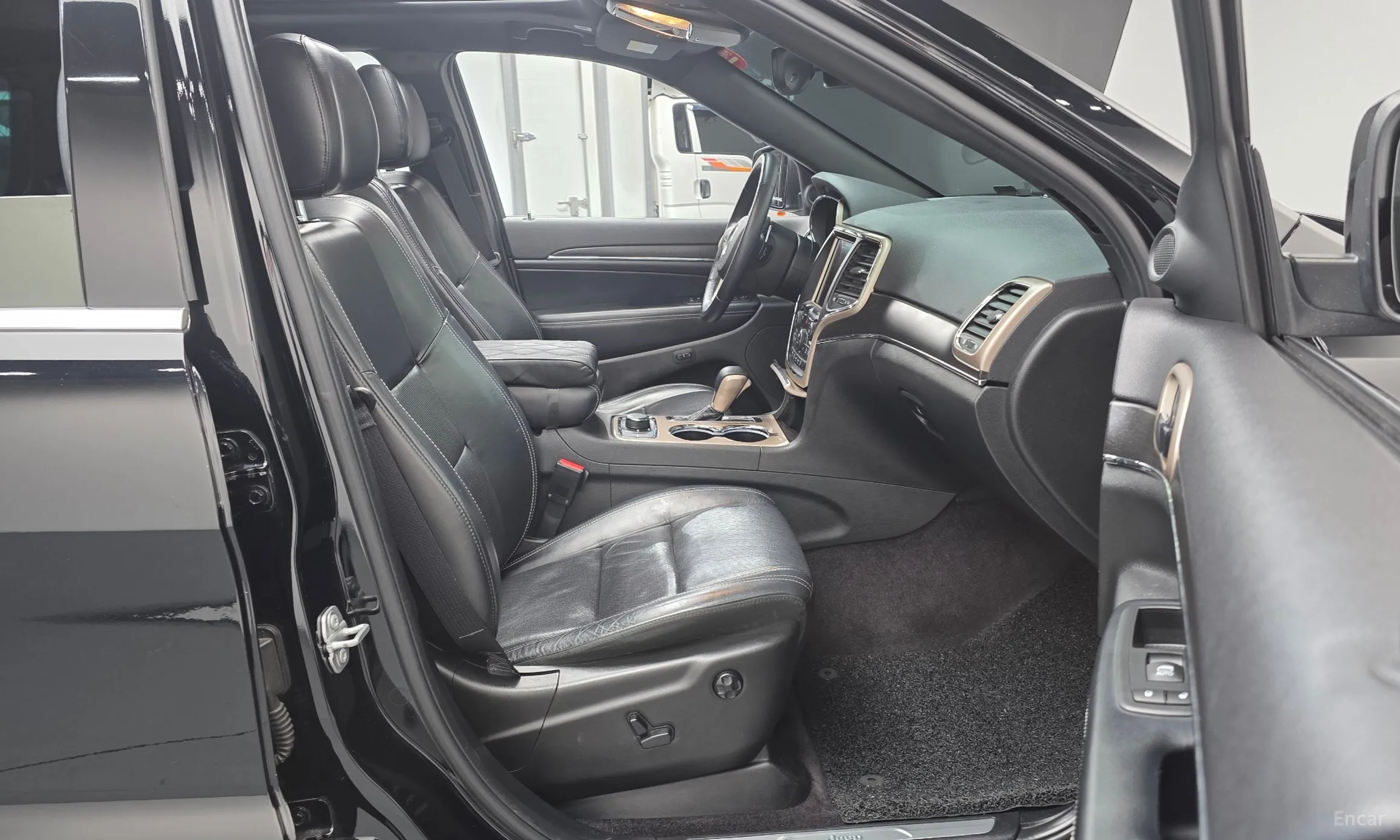Jeep Grand Cherokee превью 10
