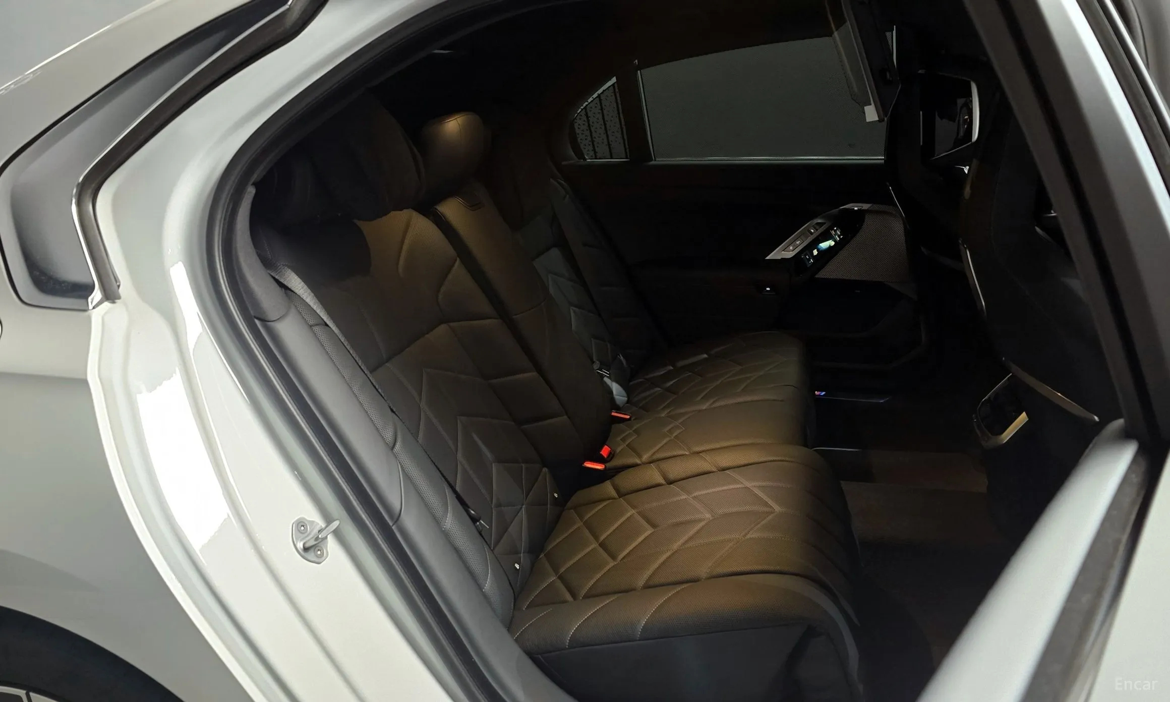 BMW 7 Series (G70) превью 12