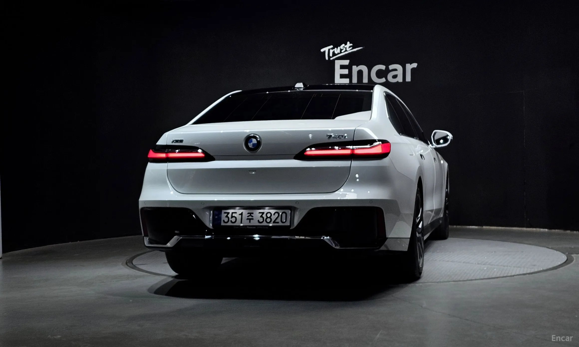 BMW 7 Series (G70) превью 4
