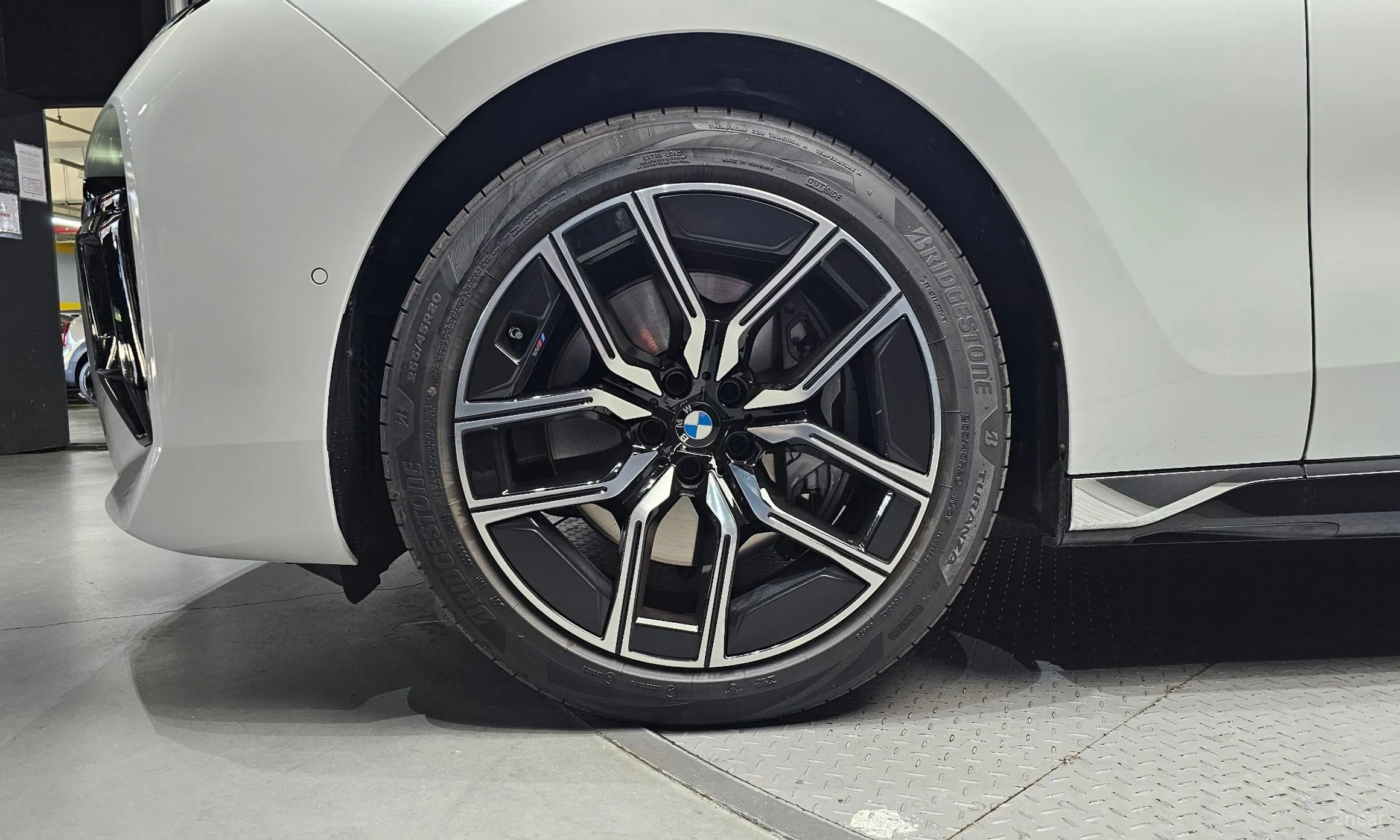 BMW 7 Series (G70) превью 5