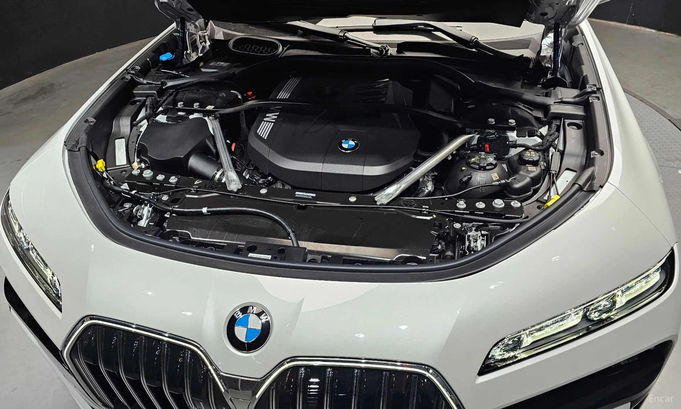 BMW 7 Series (G70) превью 6