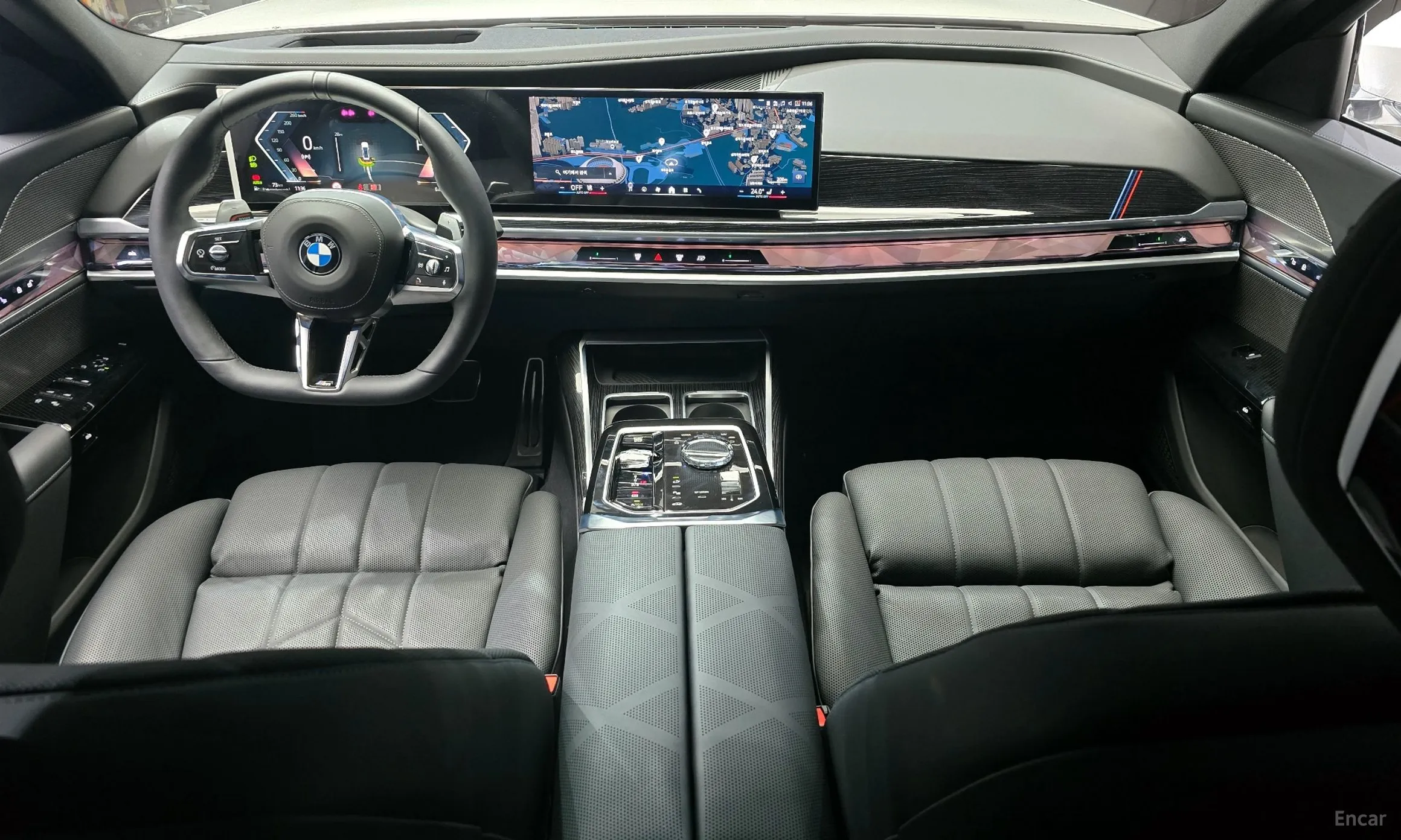 BMW 7 Series (G70) превью 7