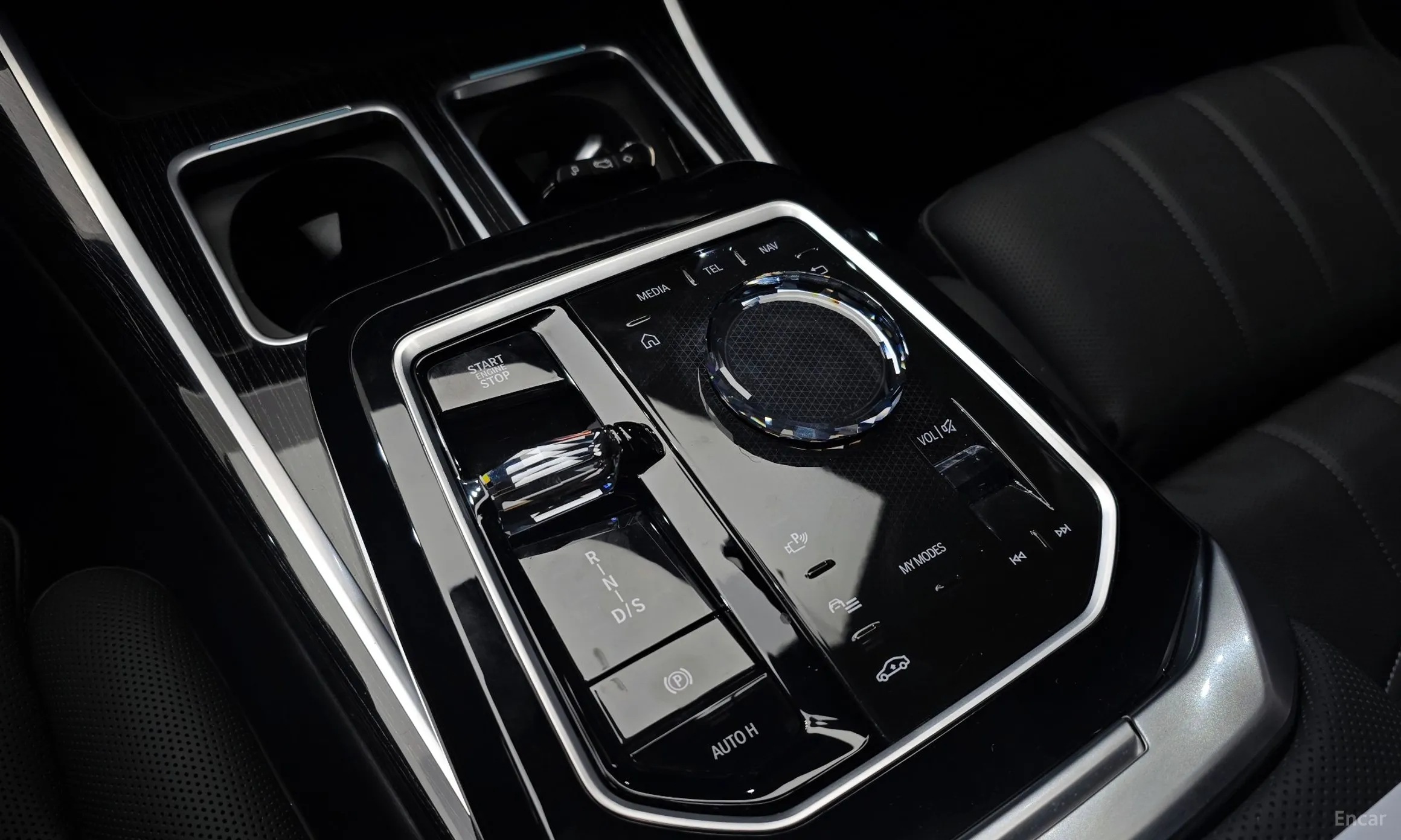 BMW 7 Series (G70) превью 9