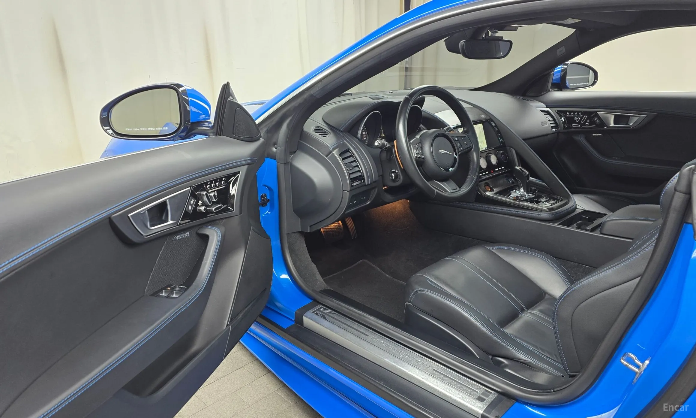 Jaguar F-TYPE превью 10