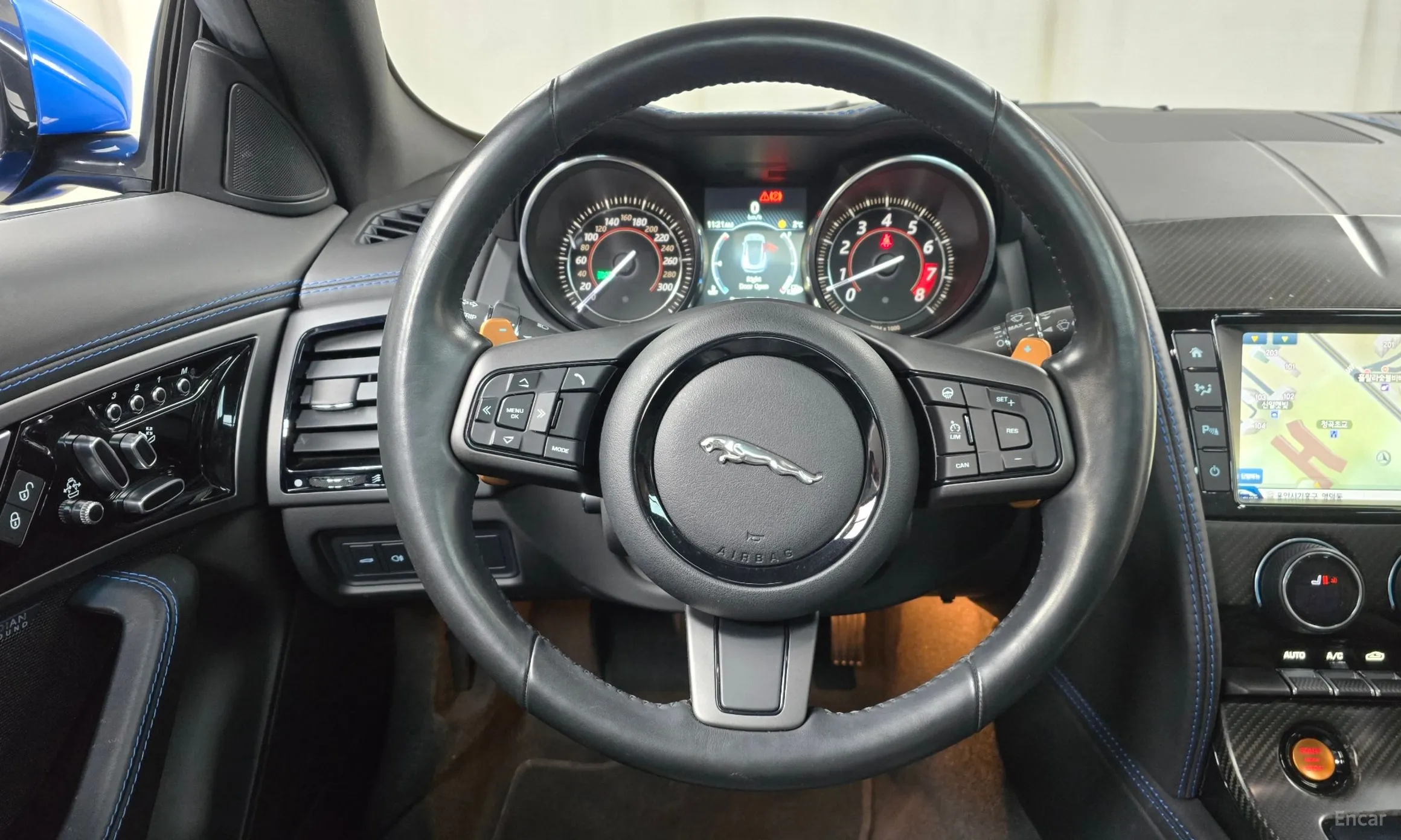 Jaguar F-TYPE превью 12