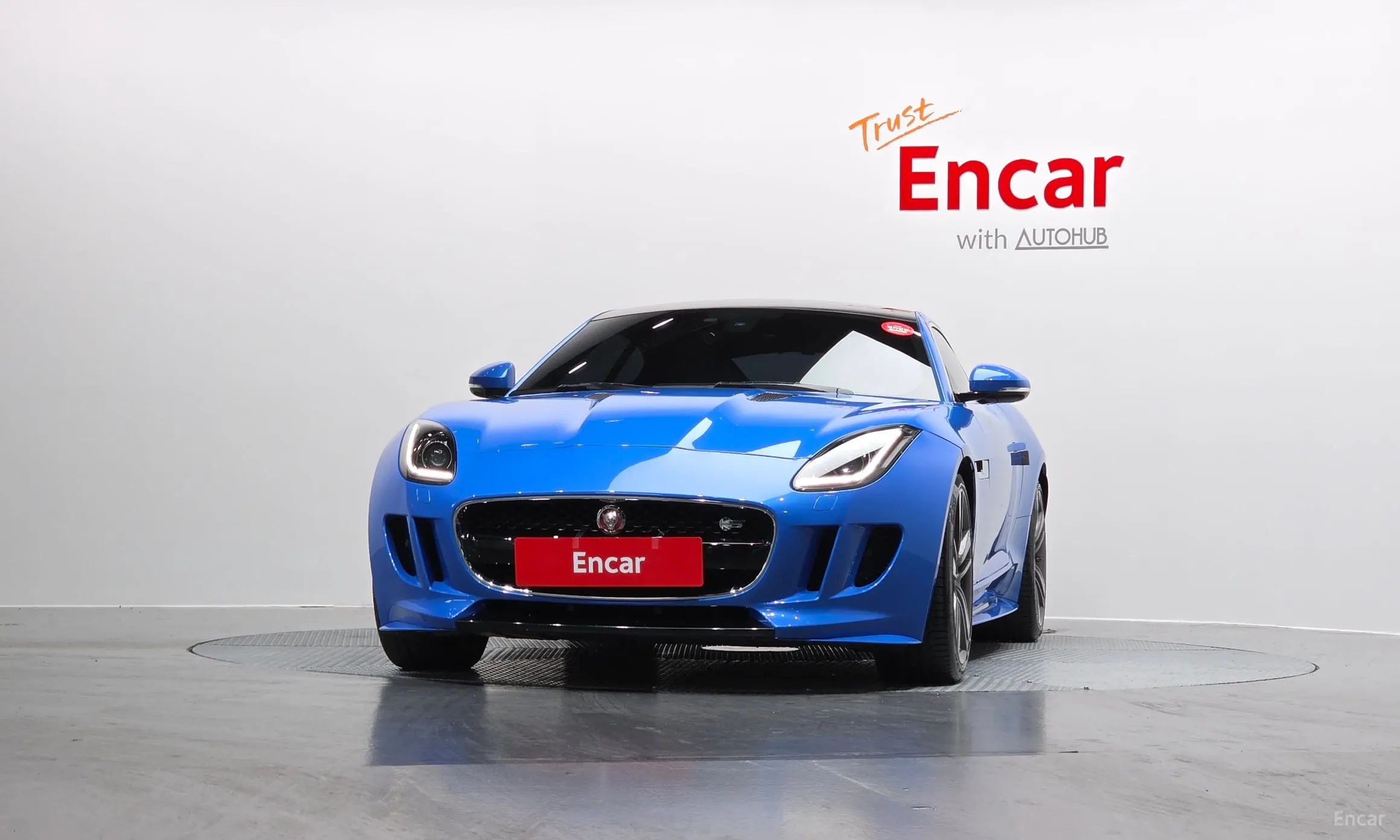 Jaguar F-TYPE превью 3