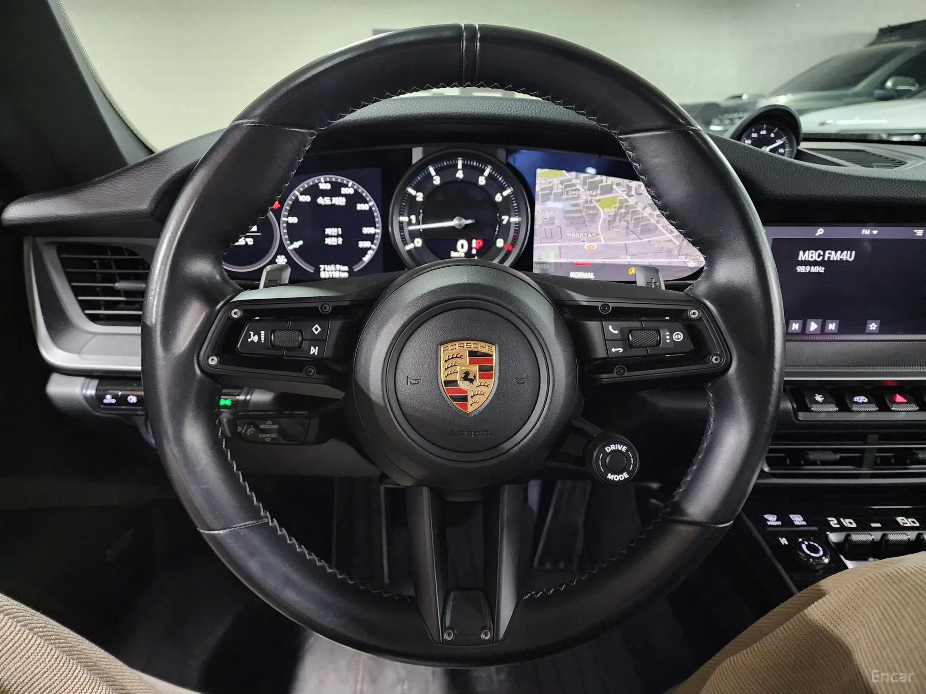 Porsche 911 (992) превью 11