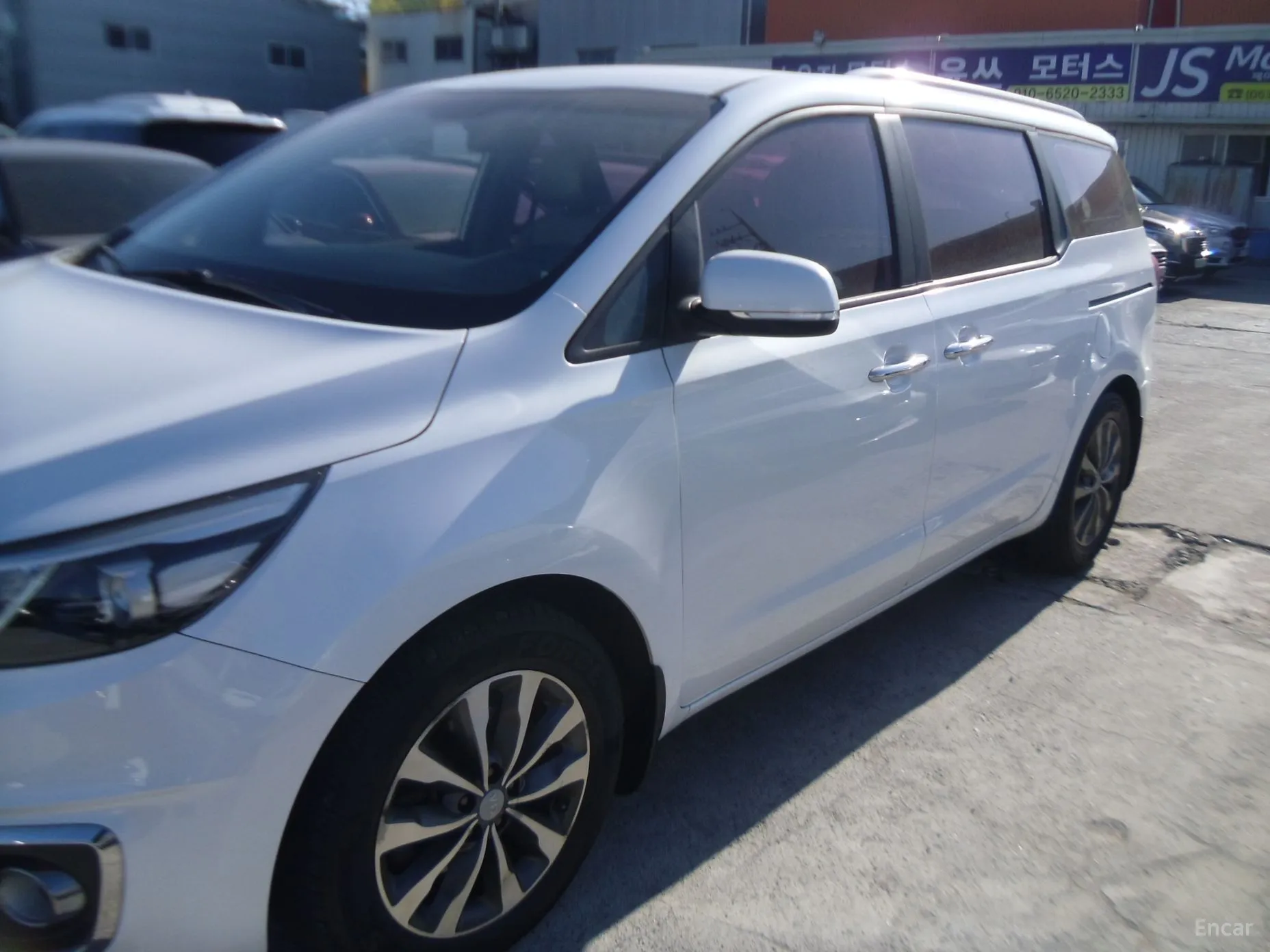 Kia Carnival превью 2