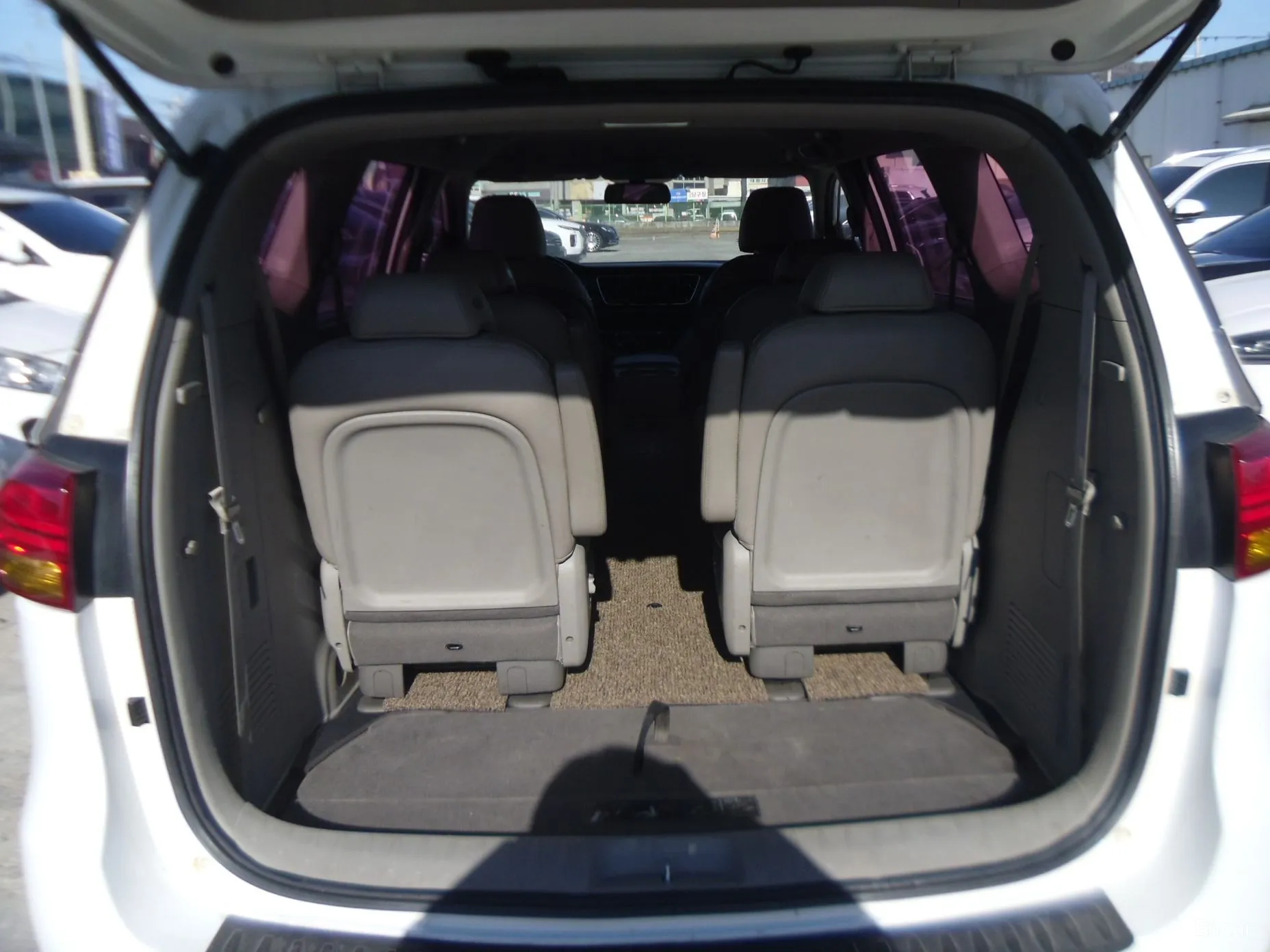 Kia Carnival превью 18