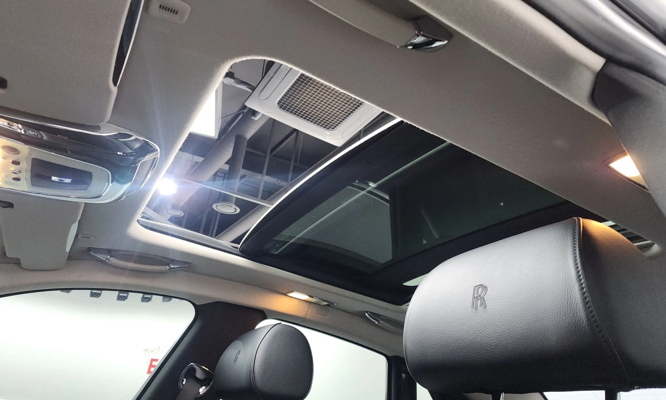 Rolls-Royce Ghost превью 18