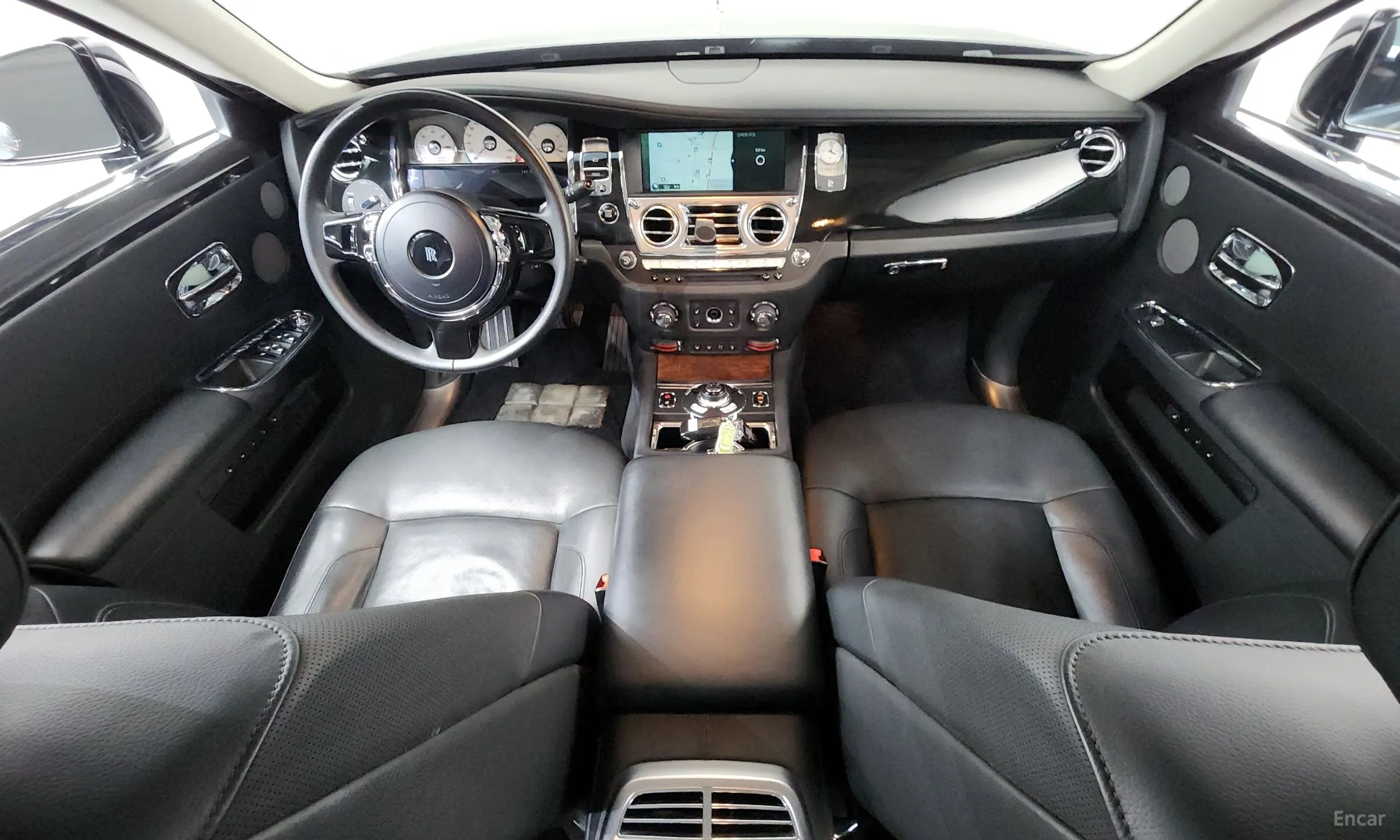 Rolls-Royce Ghost превью 7