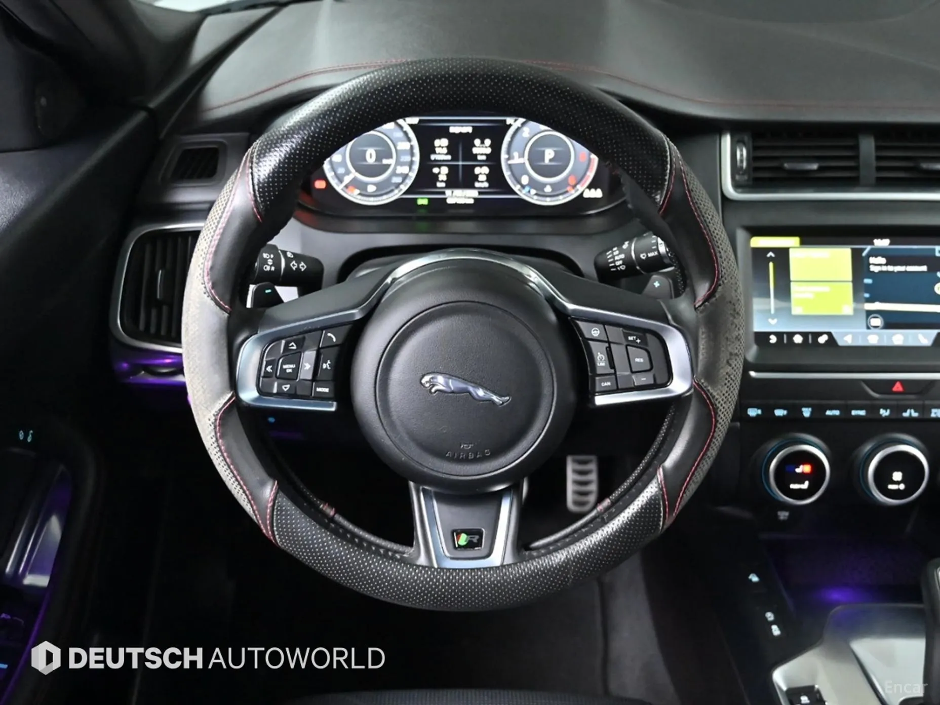 Jaguar E-PACE превью 13