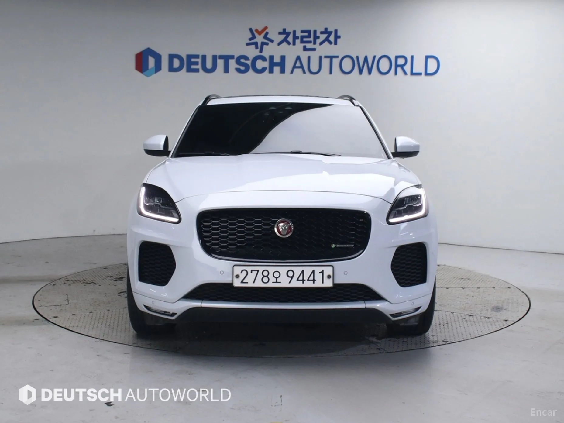 Jaguar E-PACE превью 3