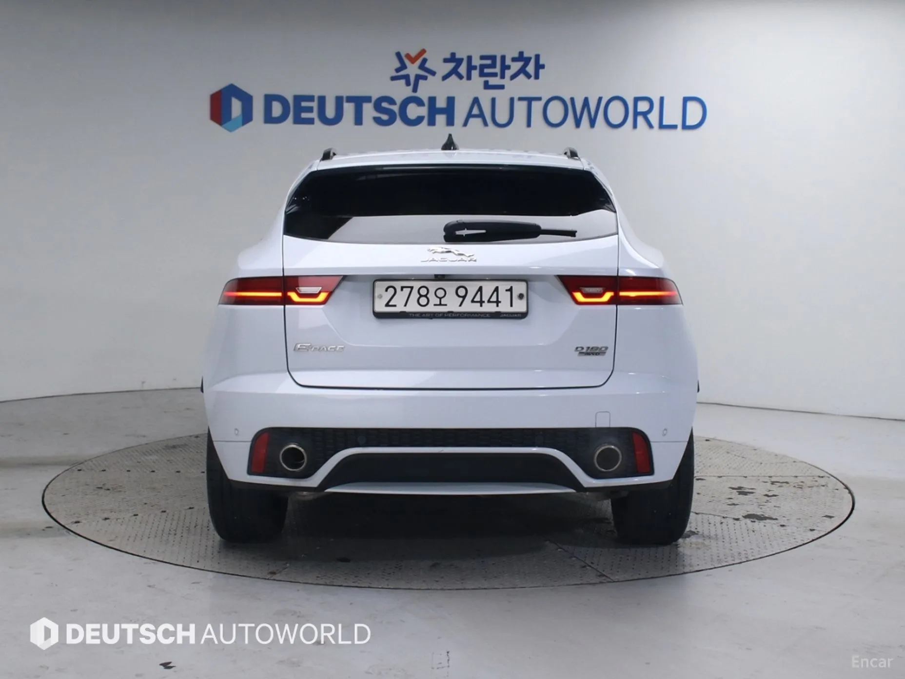Jaguar E-PACE превью 4