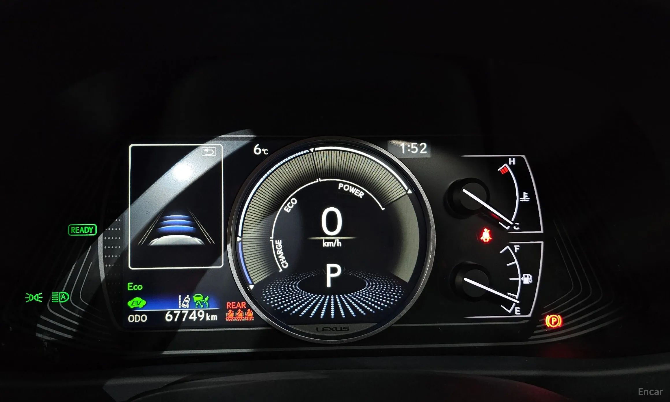 Lexus UX250h превью 8