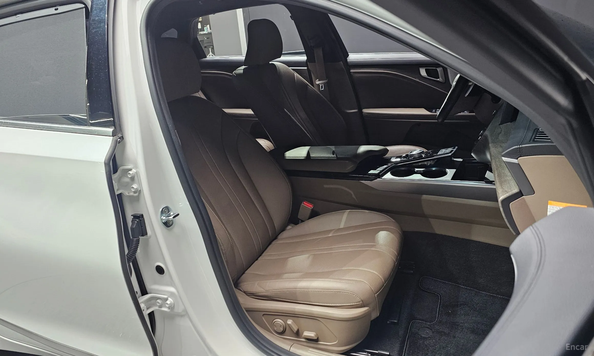 Kia K8 Hybrid превью 11