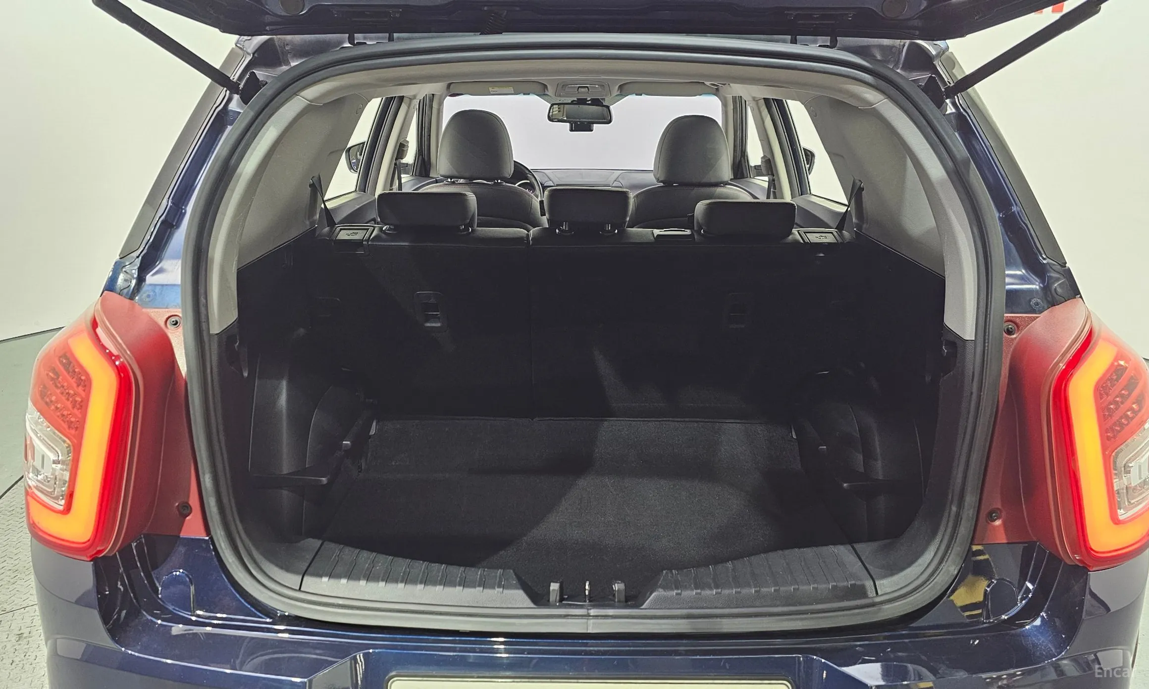 KG Mobility (SsangYong) Tivoli Air превью 20