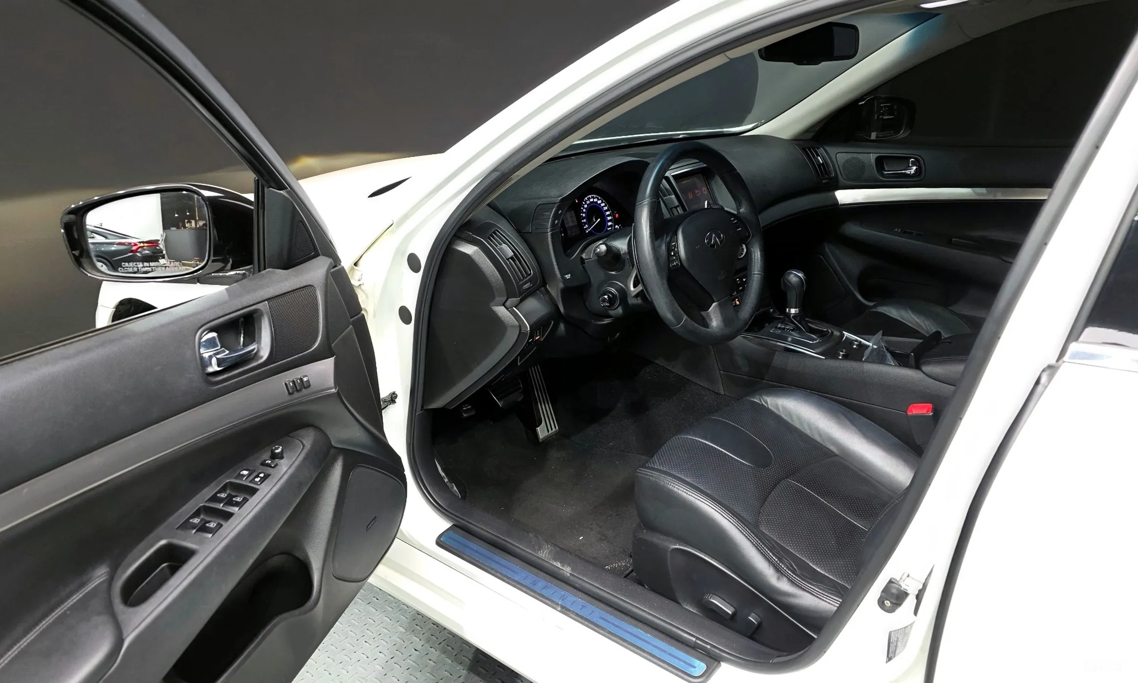 Infiniti G37 превью 10