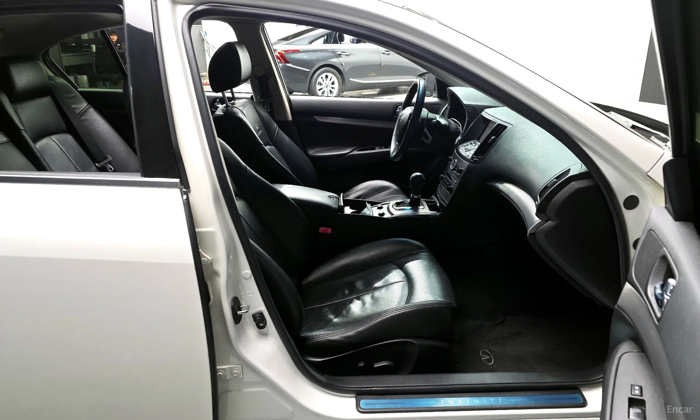 Infiniti G37 превью 11
