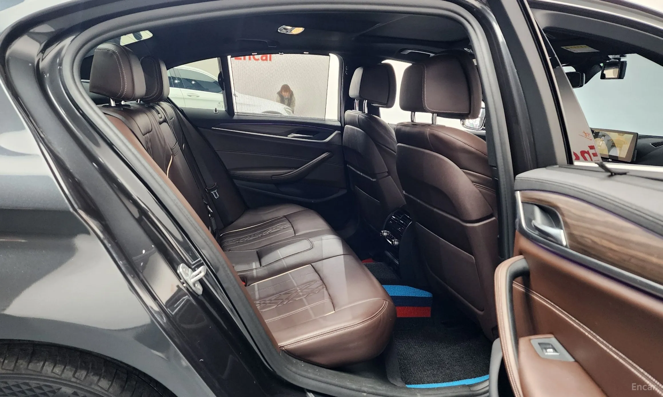 BMW 5 Series (G30) превью 12