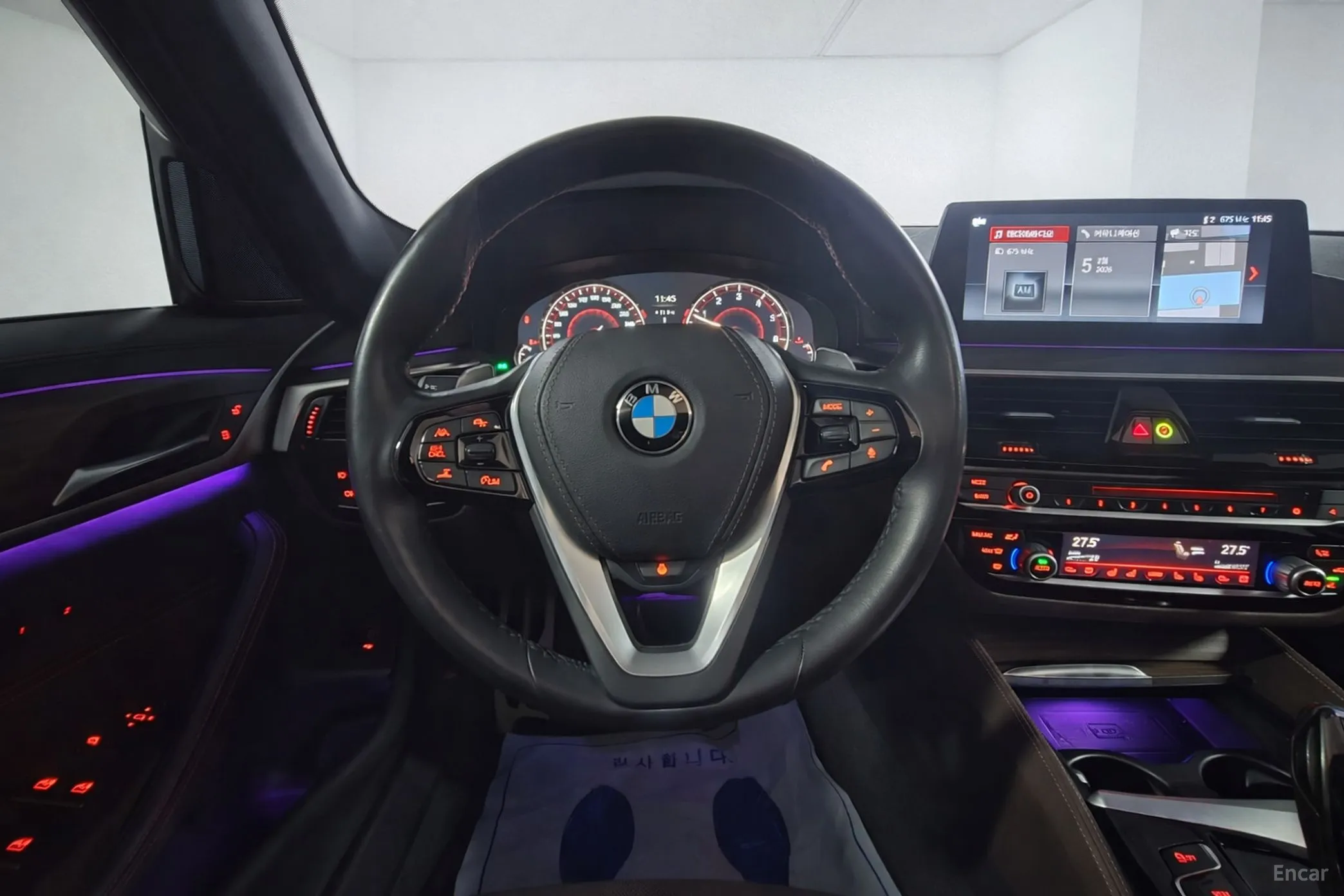 BMW 5 Series (G30) превью 13