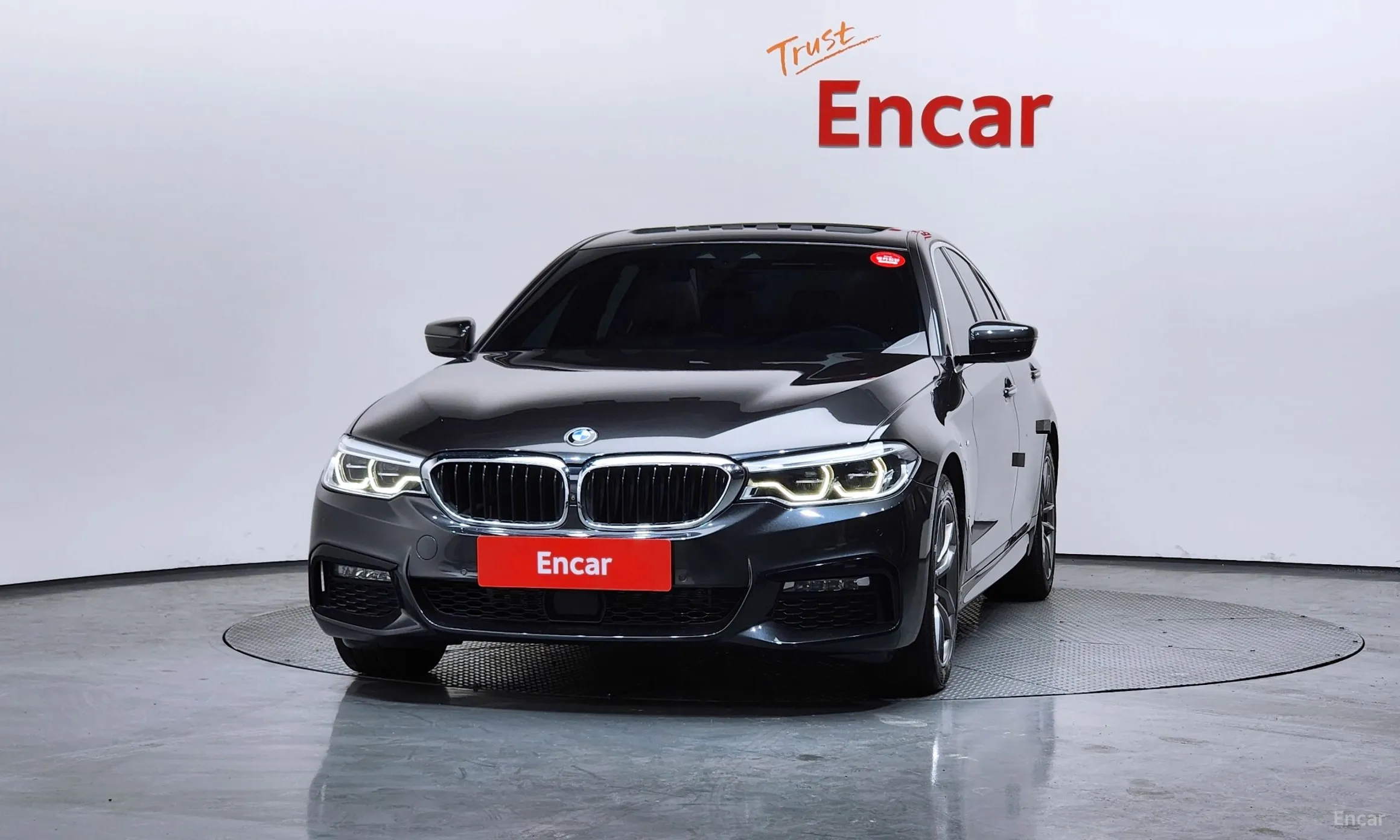 BMW 5 Series (G30) превью 3