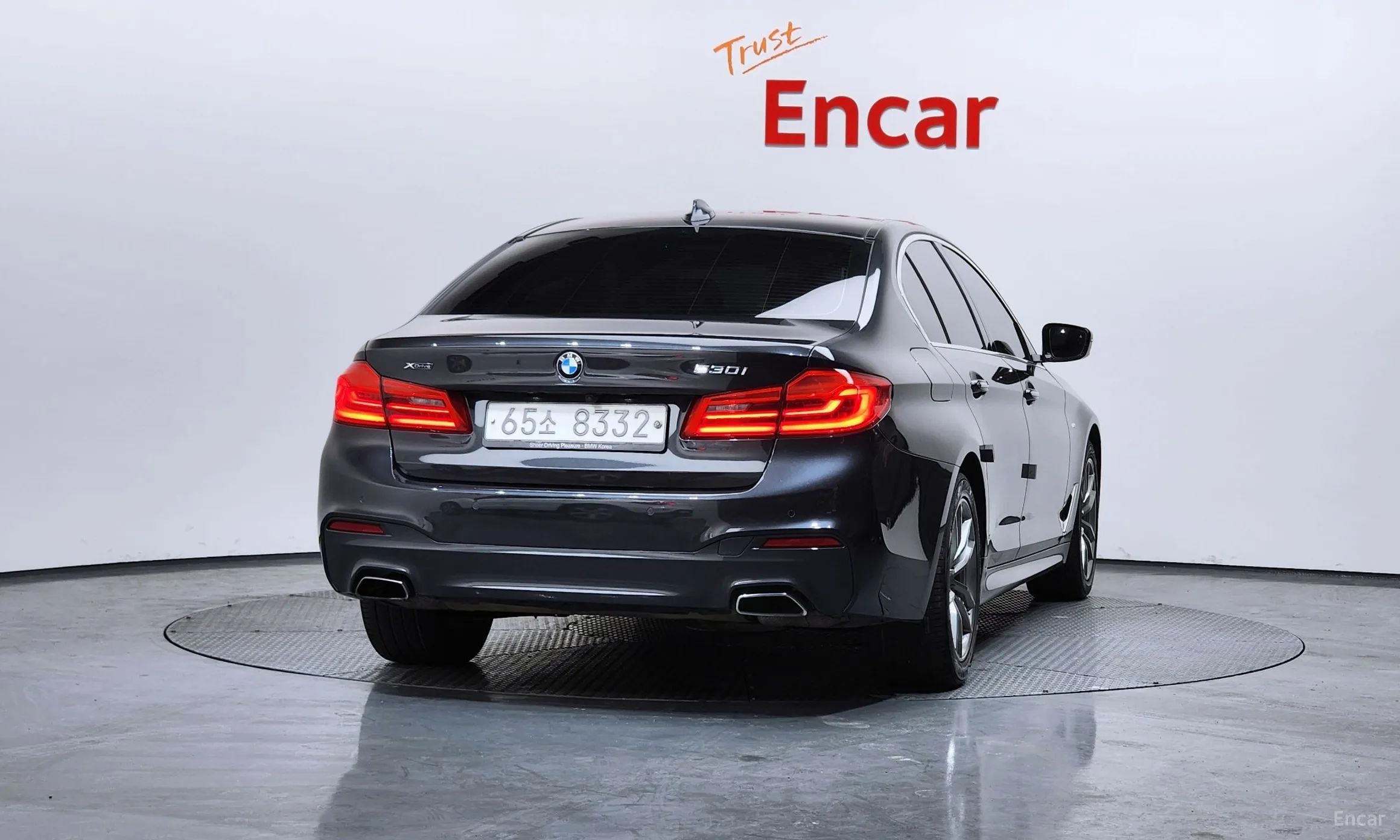 BMW 5 Series (G30) превью 4
