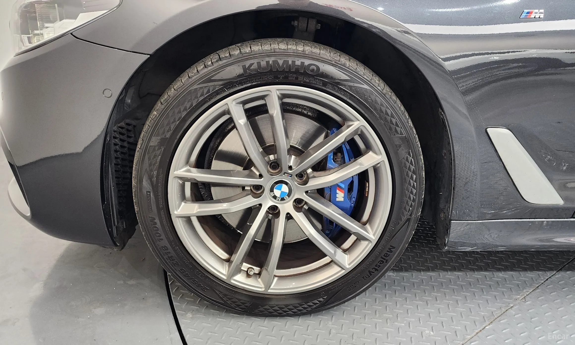 BMW 5 Series (G30) превью 5