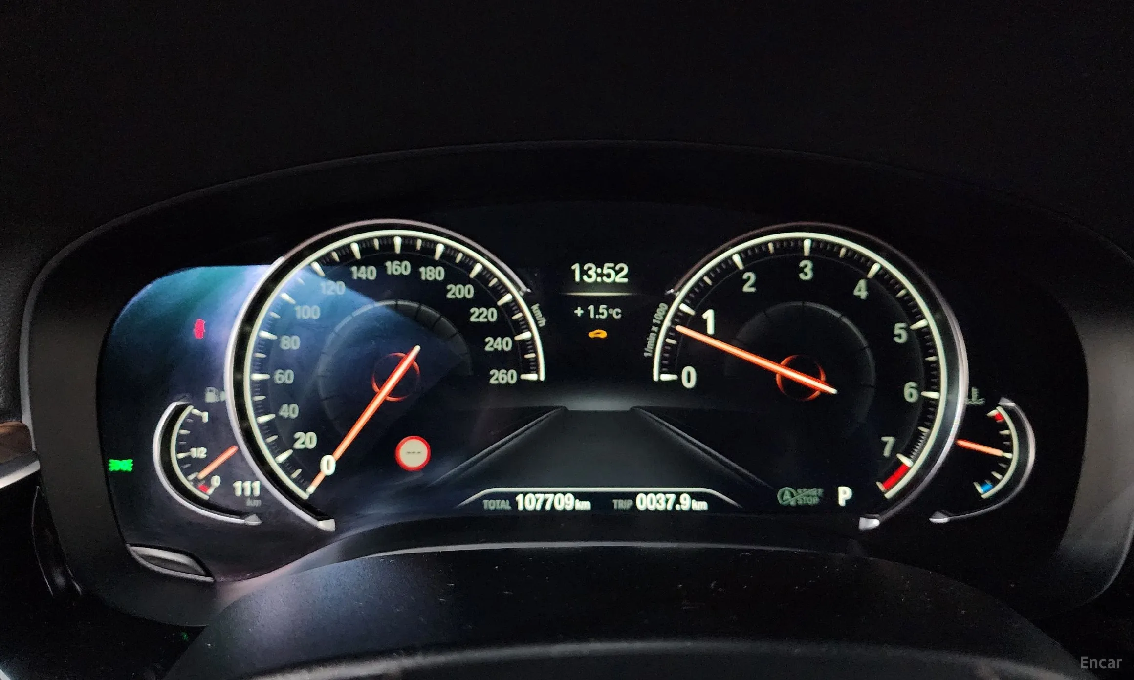 BMW 5 Series (G30) превью 8