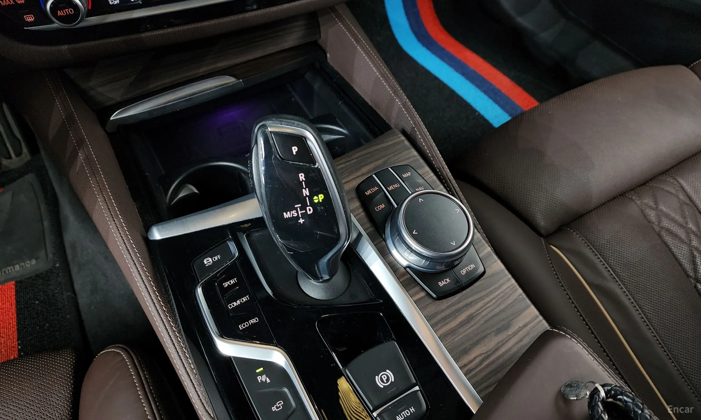 BMW 5 Series (G30) превью 9