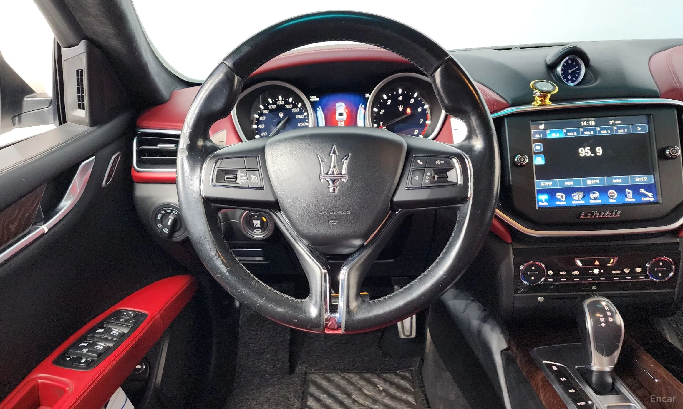 Maserati Ghibli превью 13