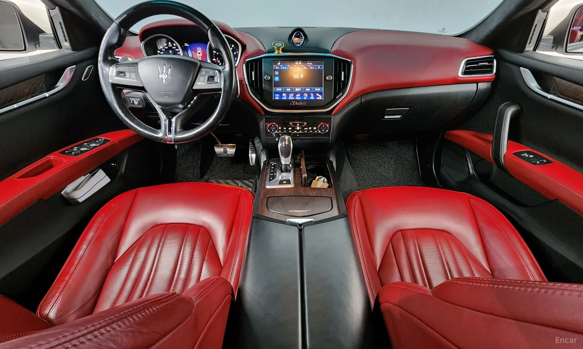 Maserati Ghibli превью 7