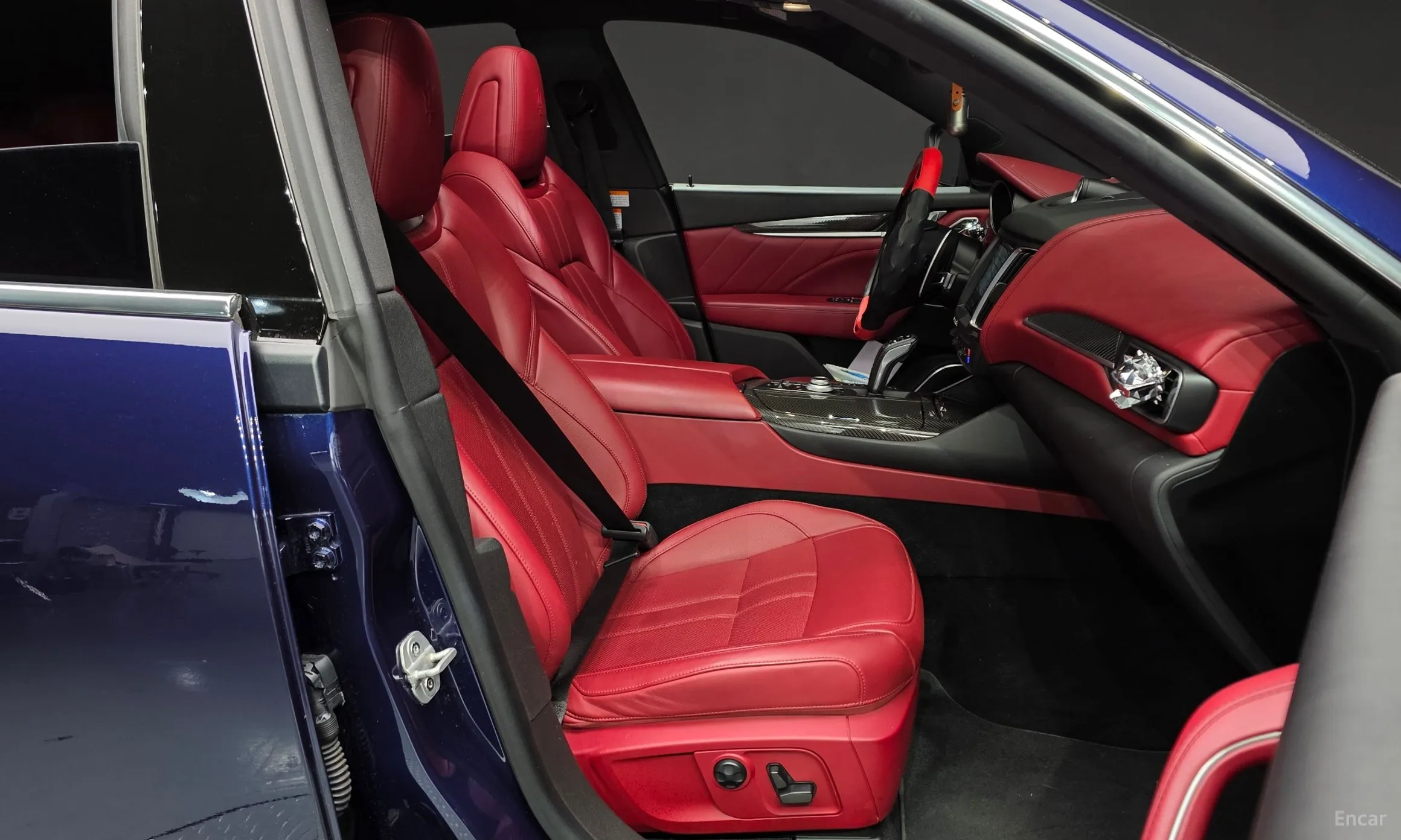 Maserati Levante превью 10