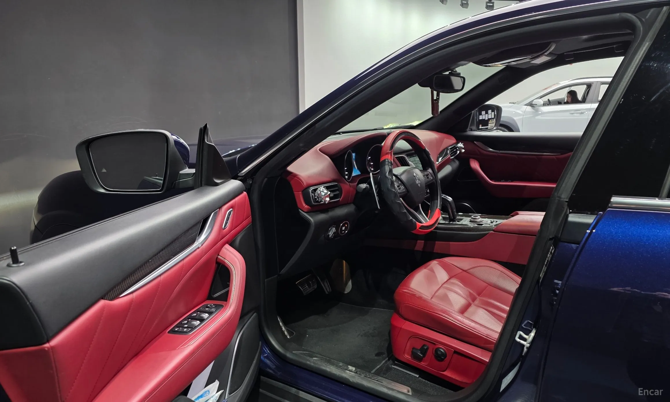 Maserati Levante превью 11