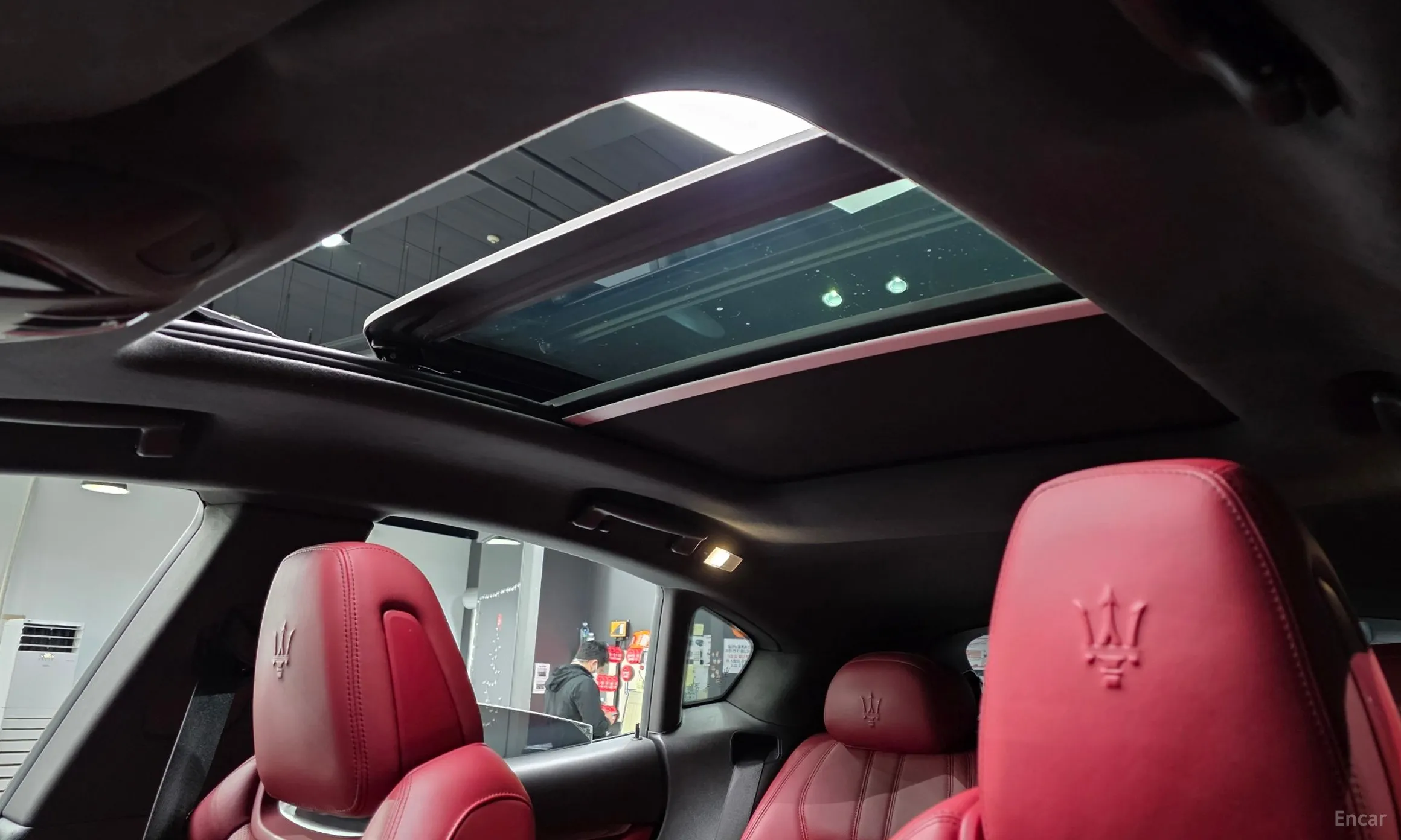 Maserati Levante превью 15
