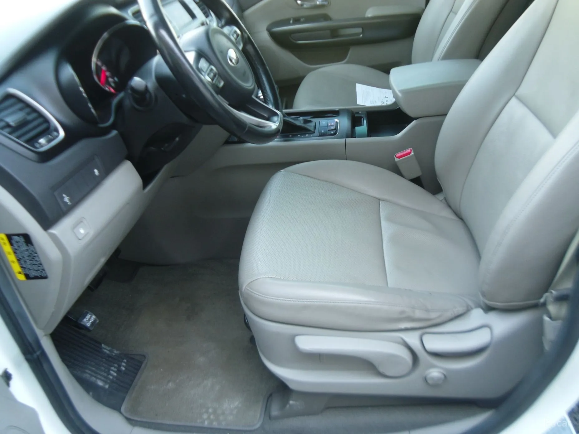 Kia Carnival превью 10