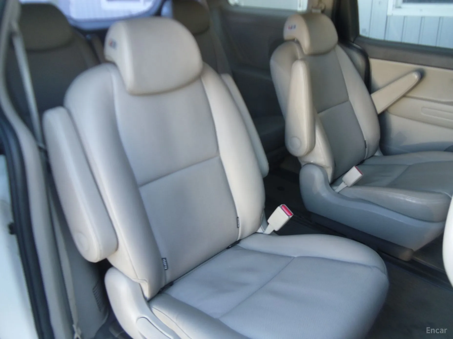 Kia Carnival превью 15