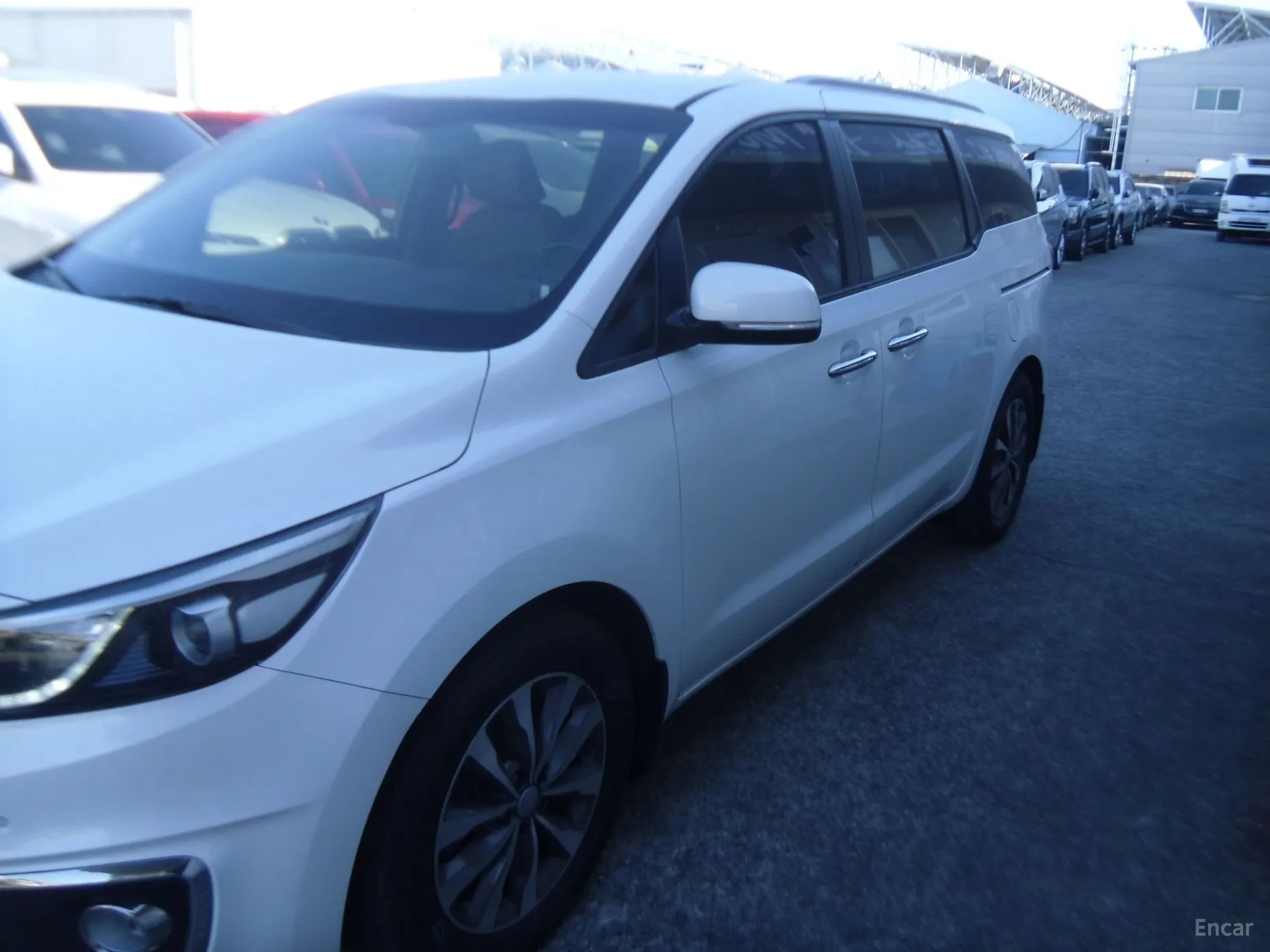 Kia Carnival превью 2