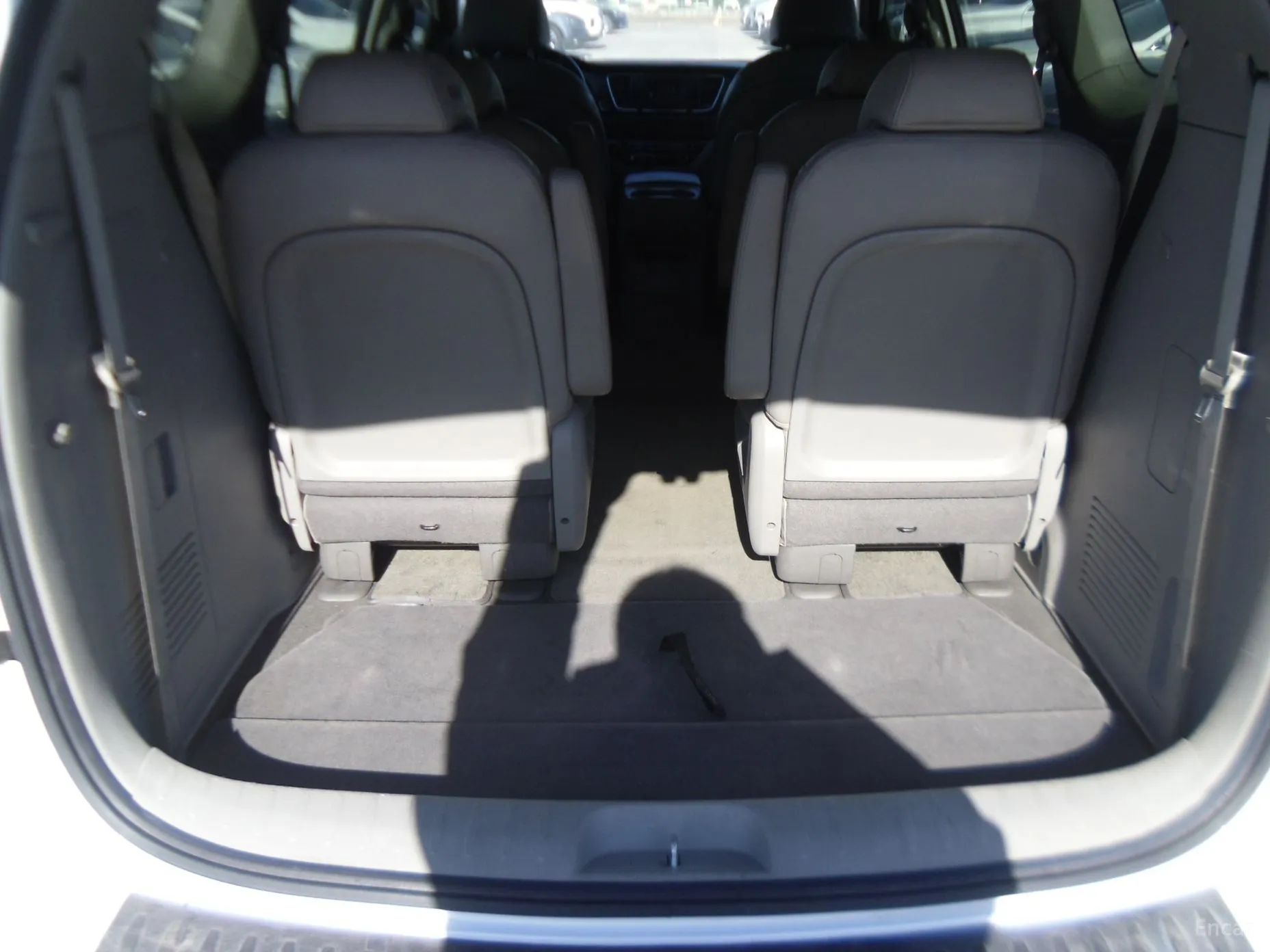 Kia Carnival превью 18