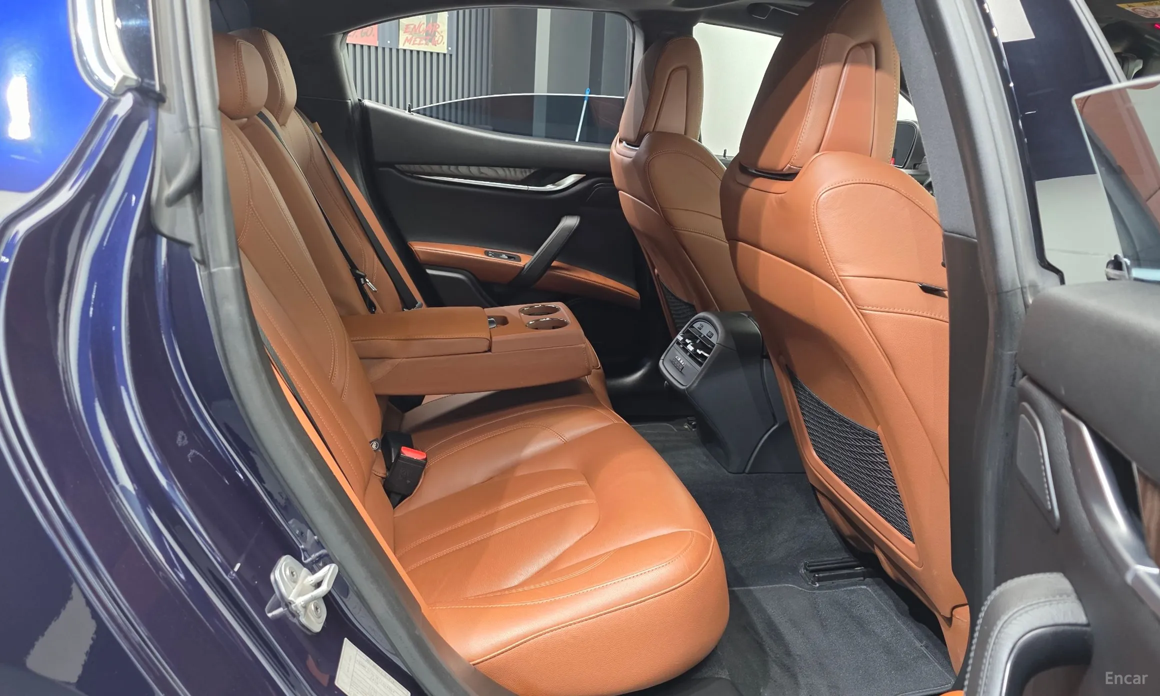 Maserati Ghibli превью 12
