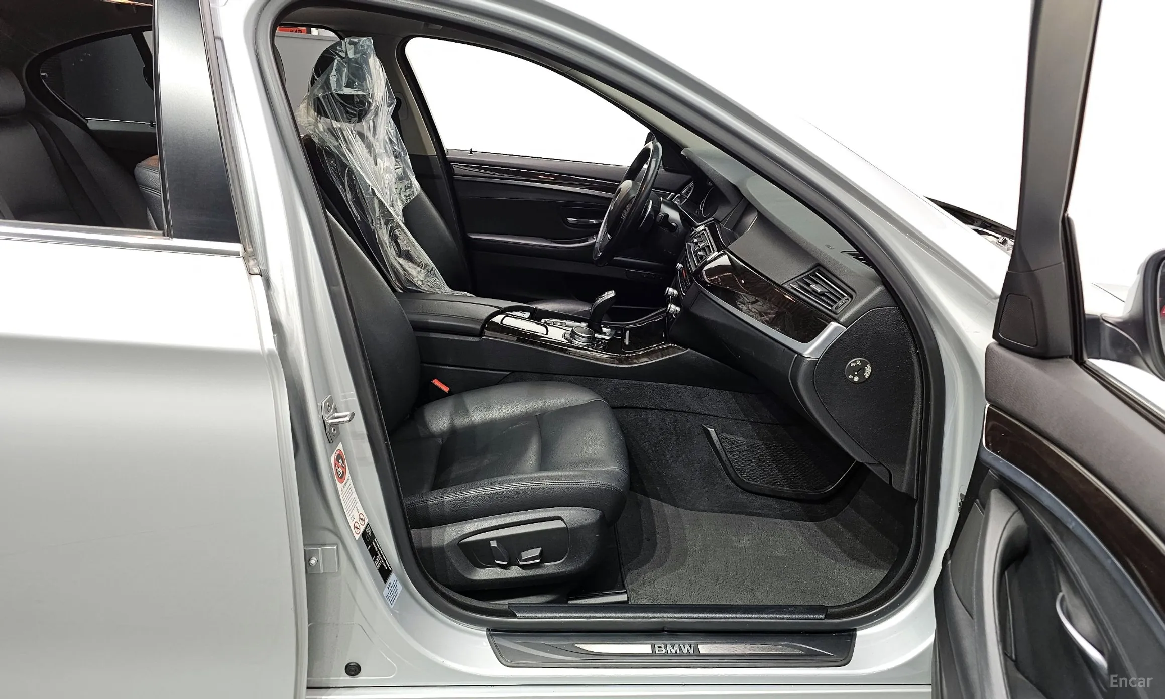 BMW 5 Series (F10) превью 11