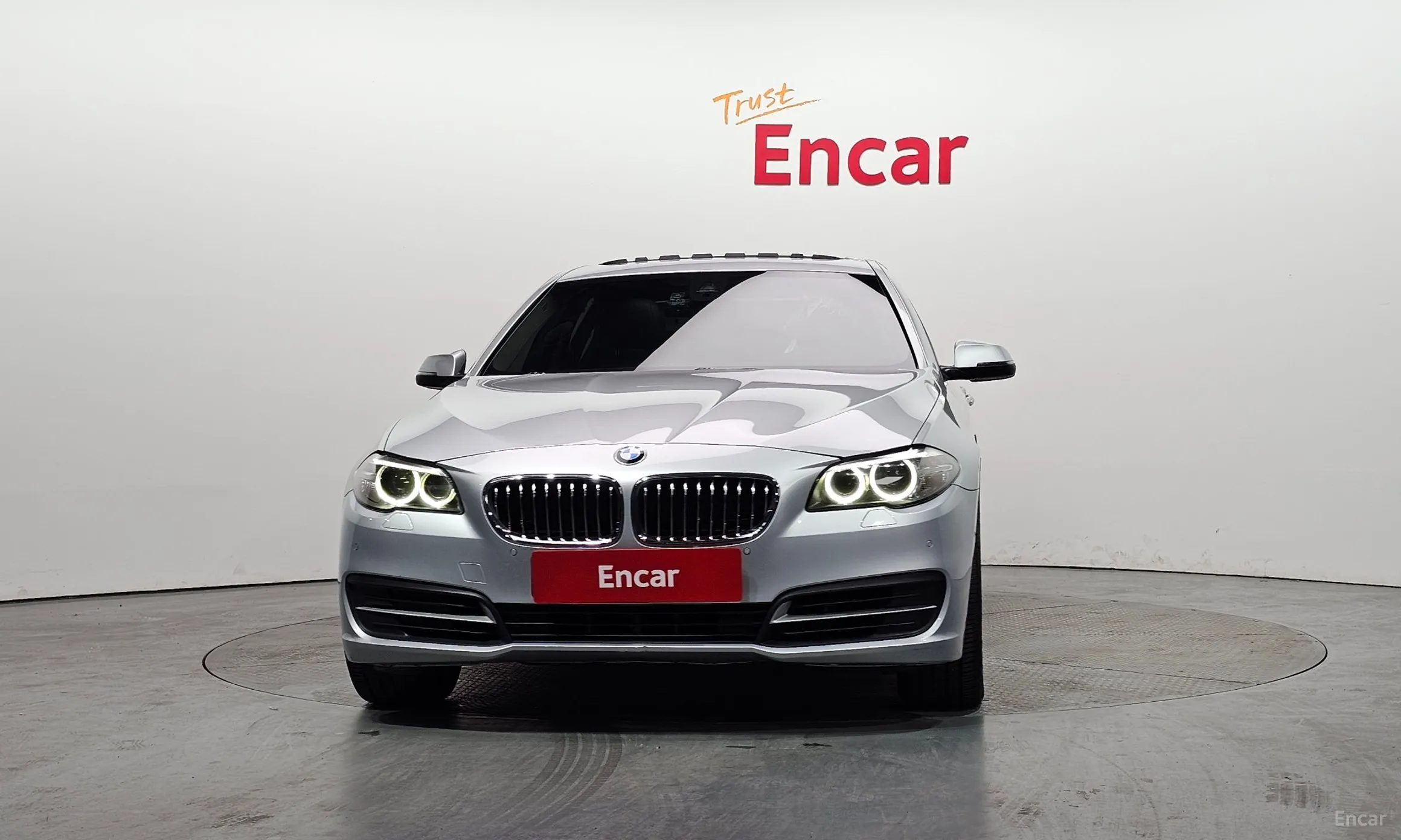 BMW 5 Series (F10) превью 3