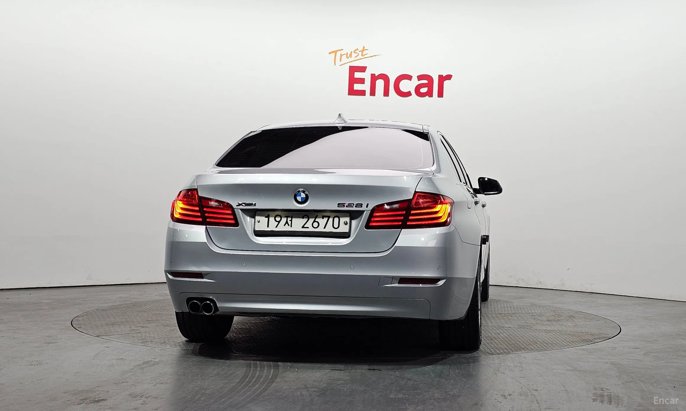 BMW 5 Series (F10) превью 4