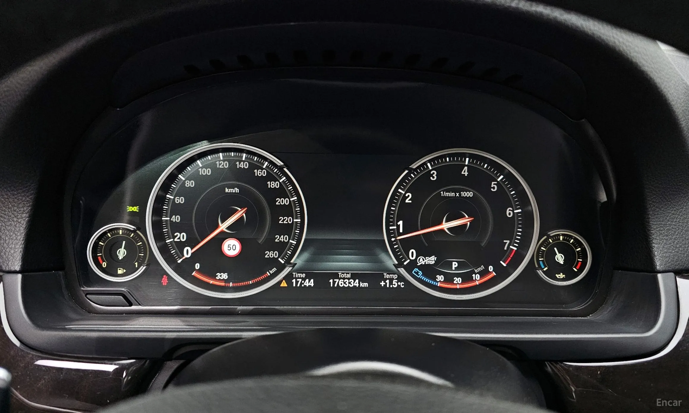 BMW 5 Series (F10) превью 8