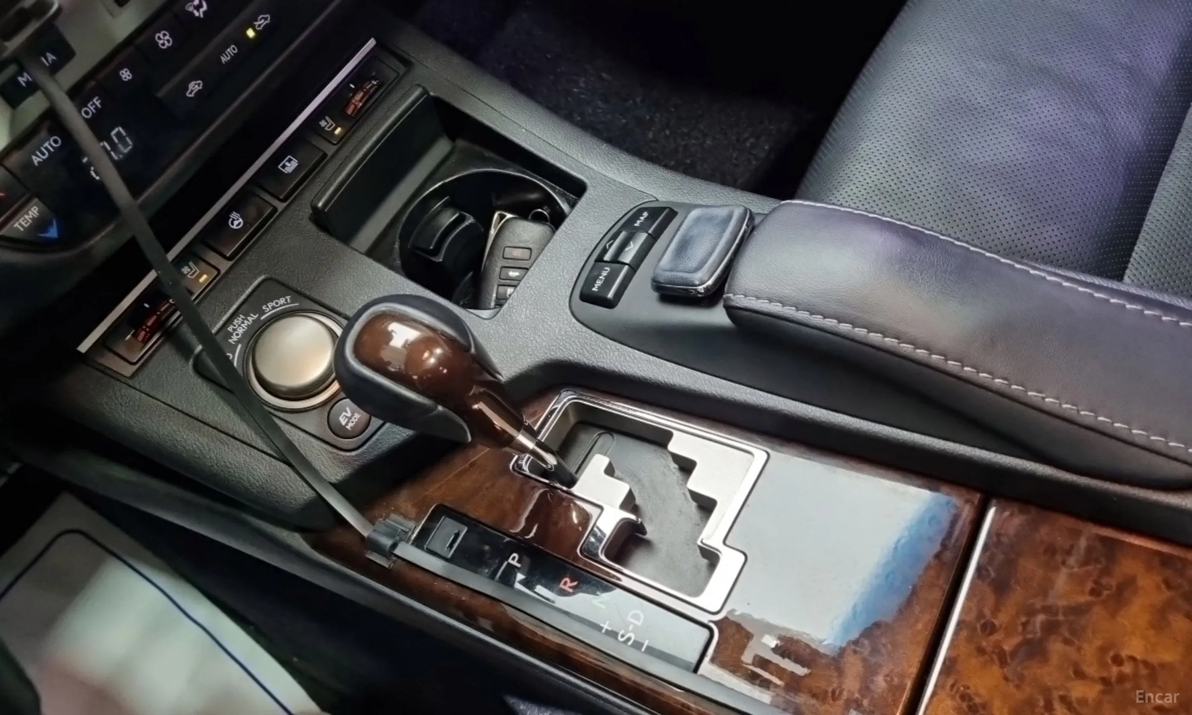 Lexus New ES300h превью 12