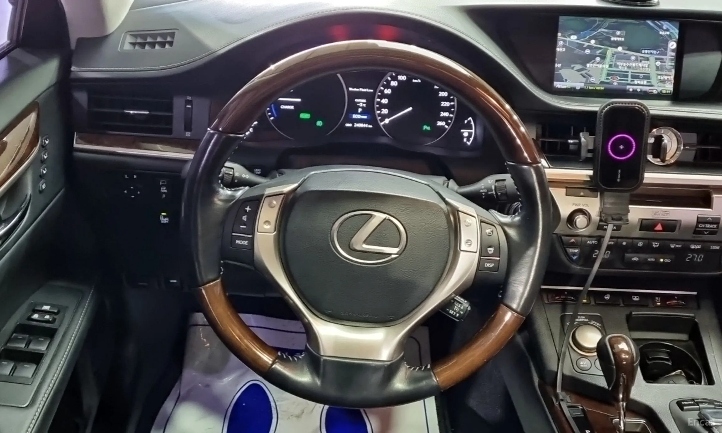 Lexus New ES300h превью 9