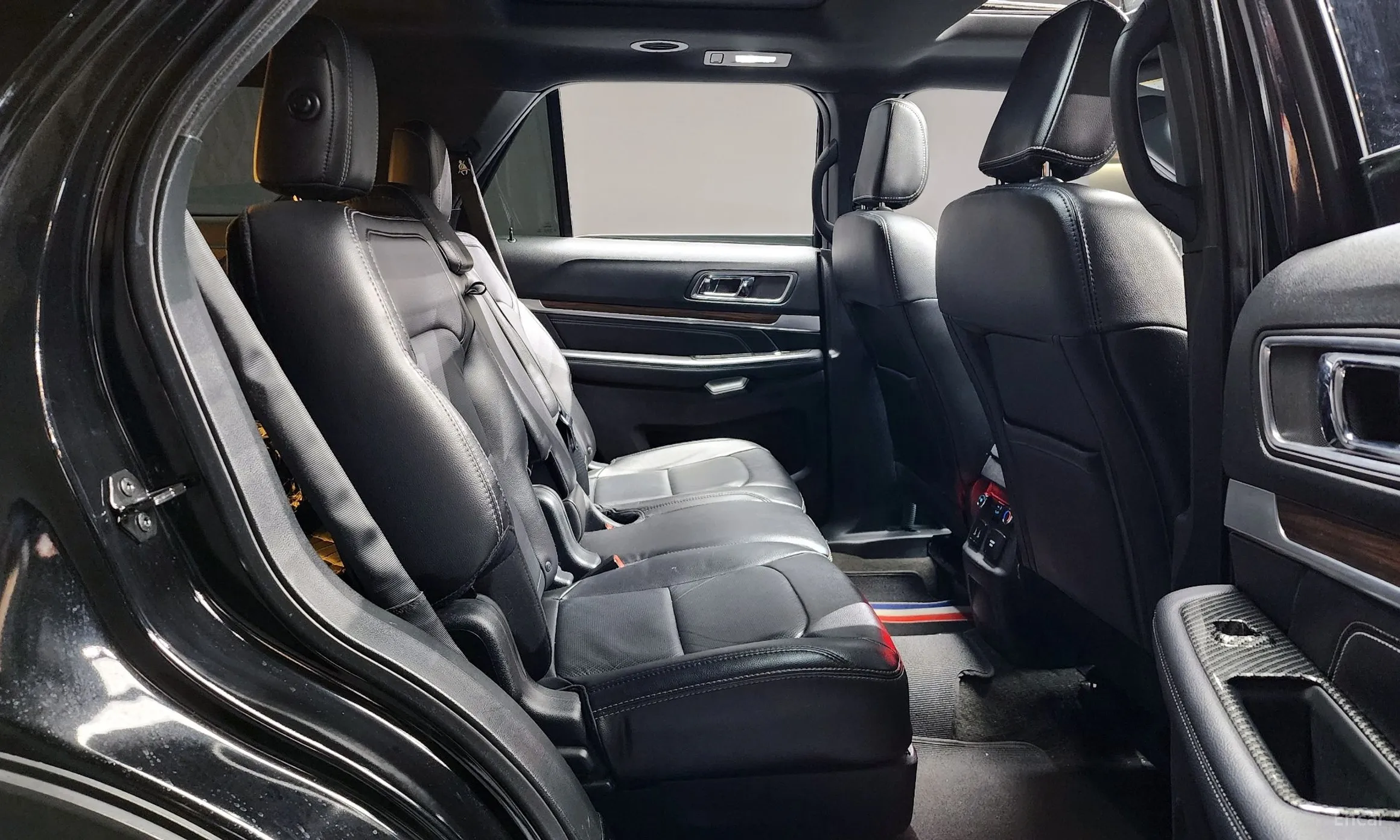 Ford Explorer превью 12