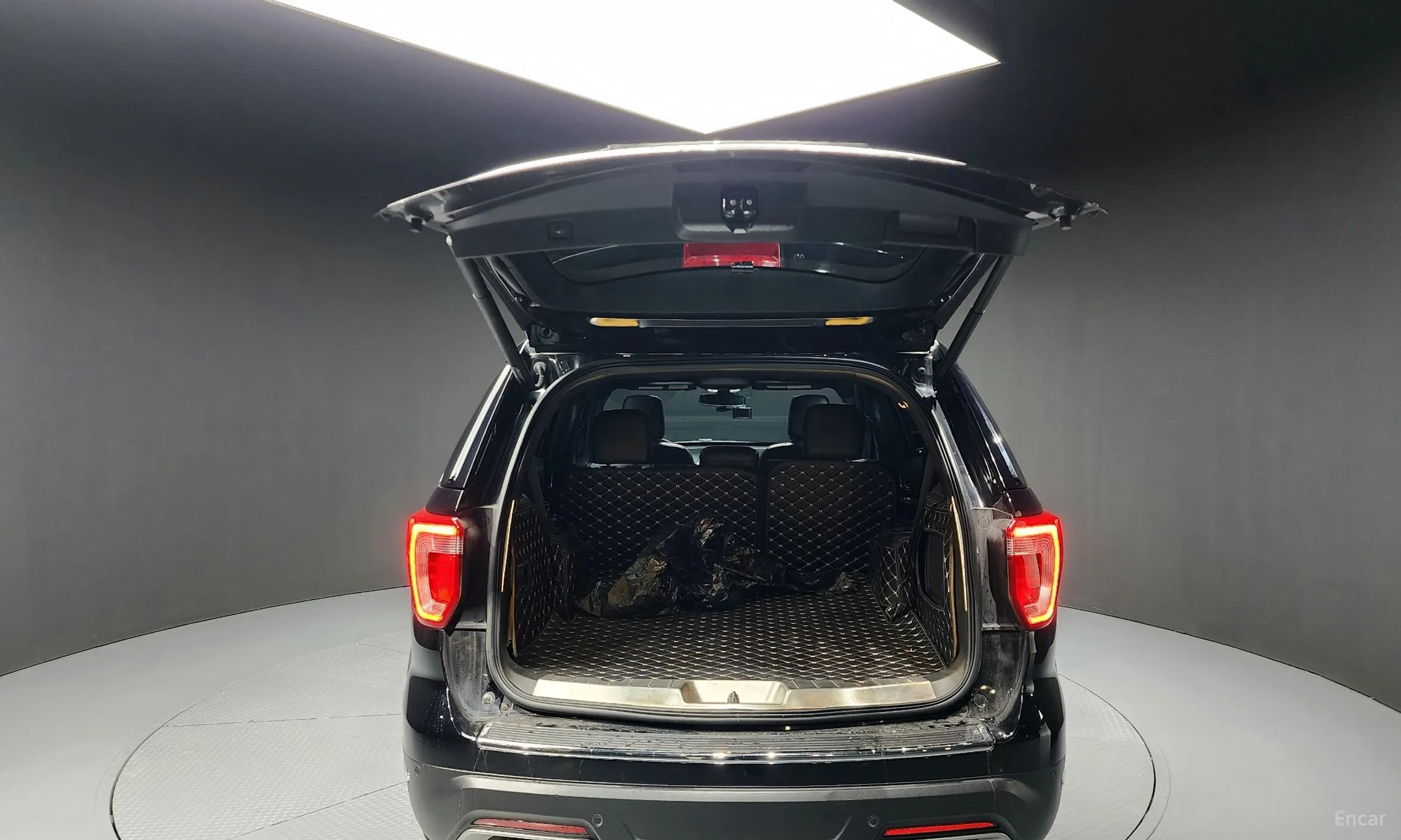 Ford Explorer превью 20